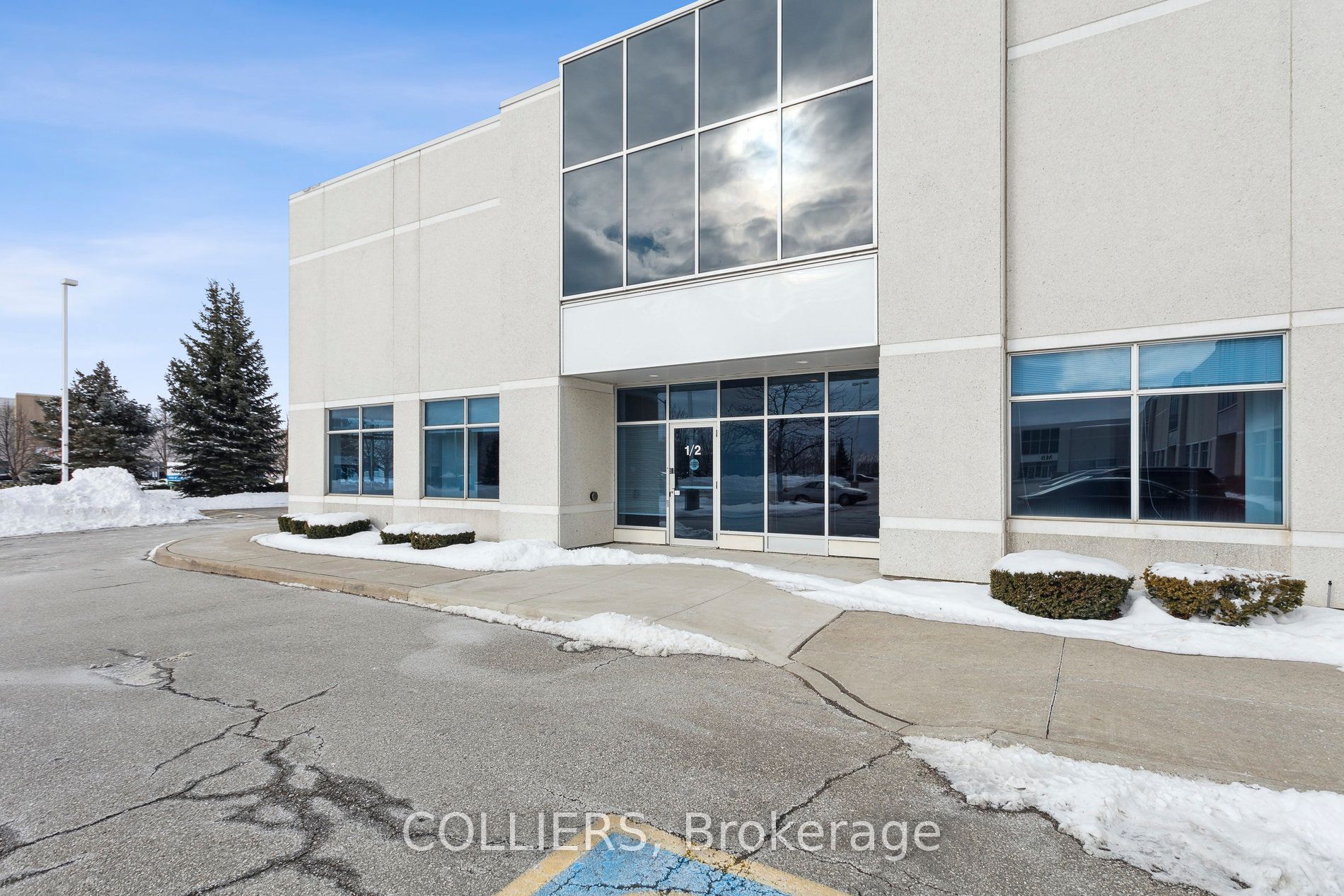 #unit 1-2 - 3715 Laird Road Property Photo 3