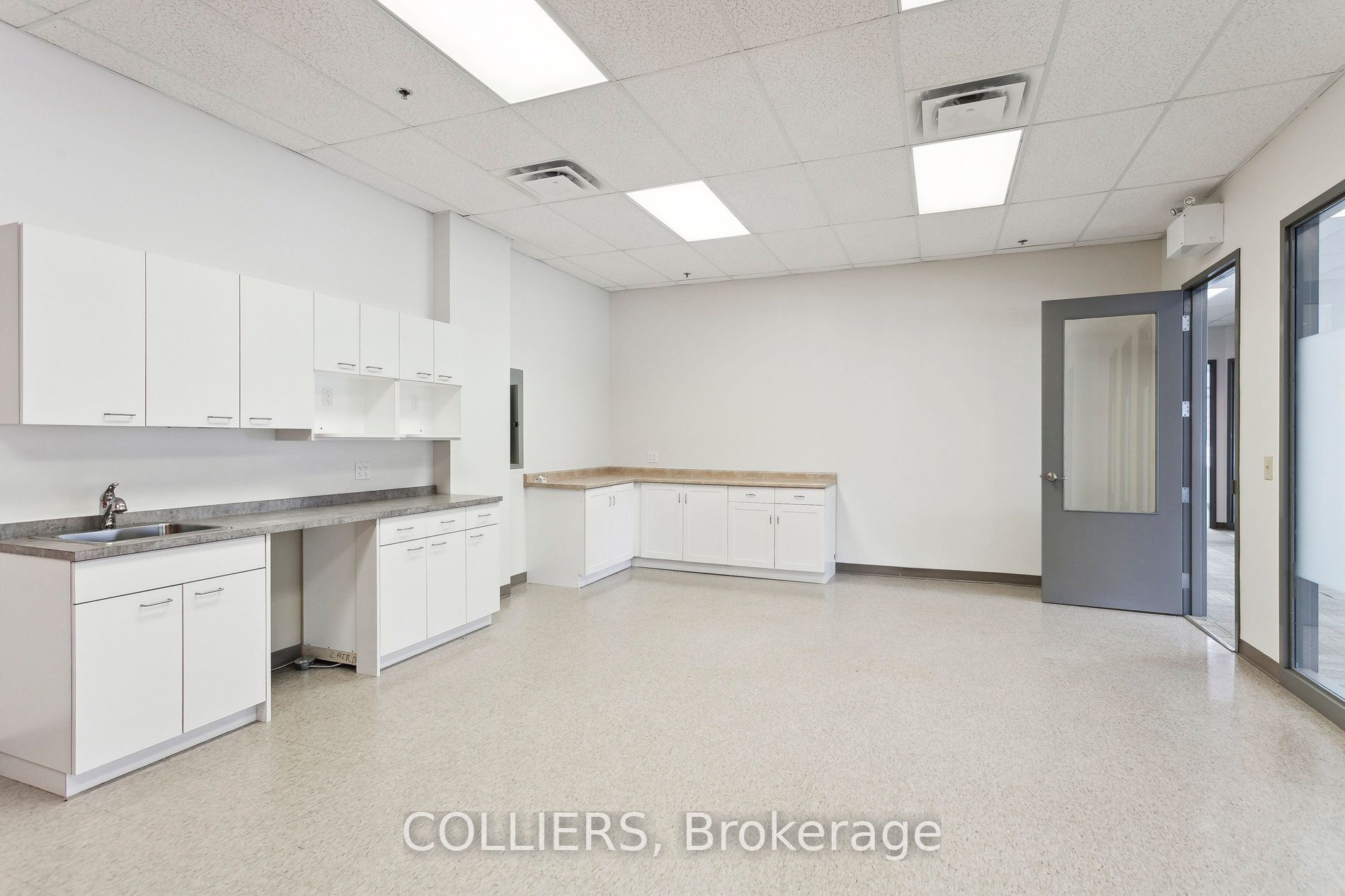 #unit 1-2 - 3715 Laird Road Property Photo 9