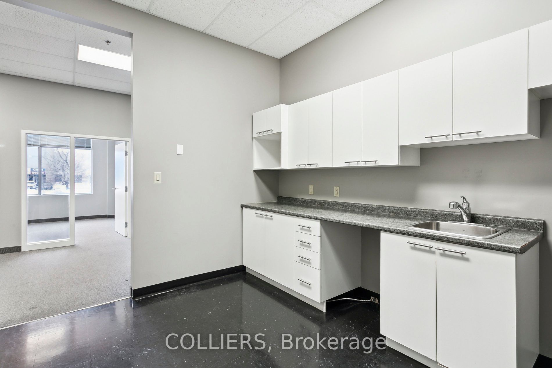 #unit 14 - 3715 Laird Road Property Photo 10