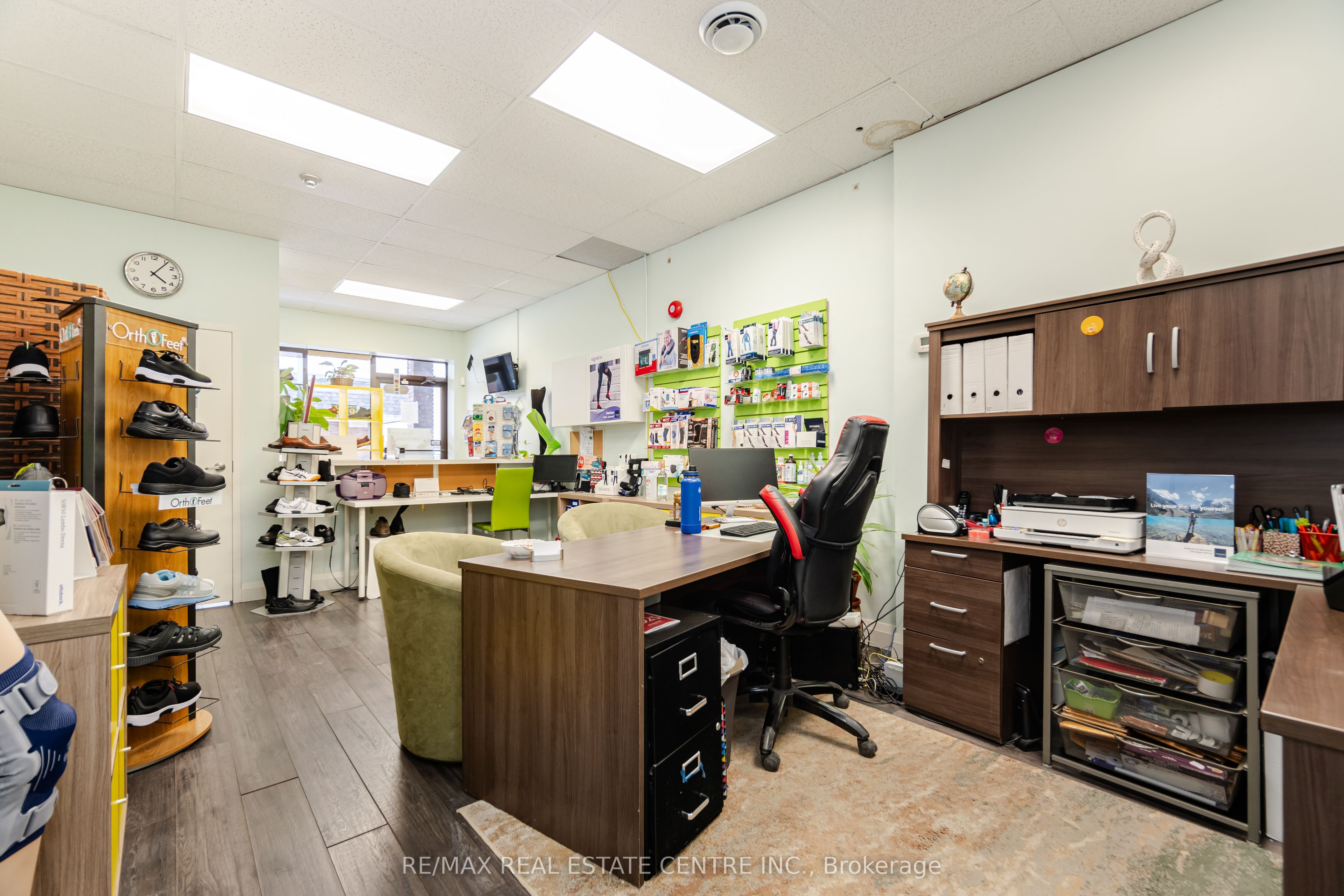 #8 - 5291 Lakeshore Road Property Photo 2