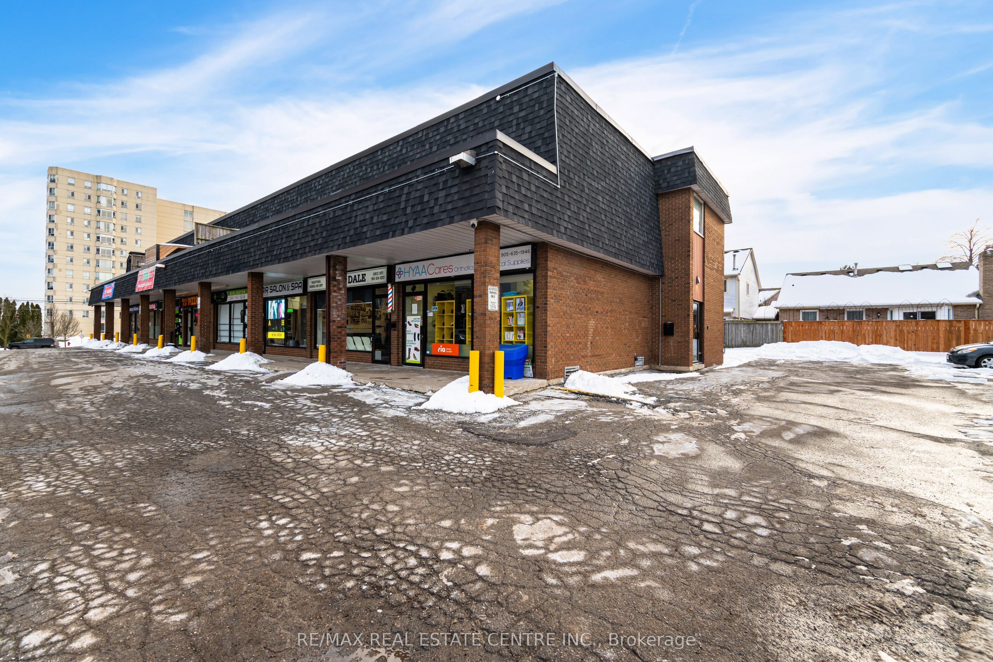 #8 - 5291 Lakeshore Road Property Photo 5