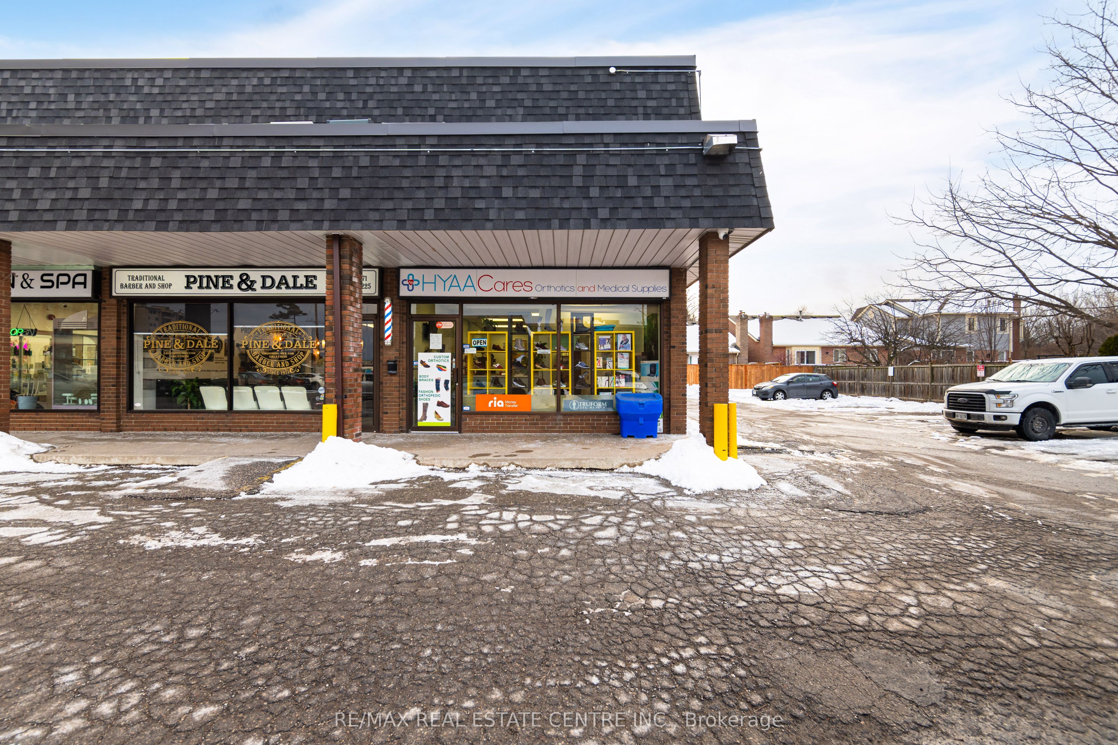 #8 - 5291 Lakeshore Road Property Photo 7