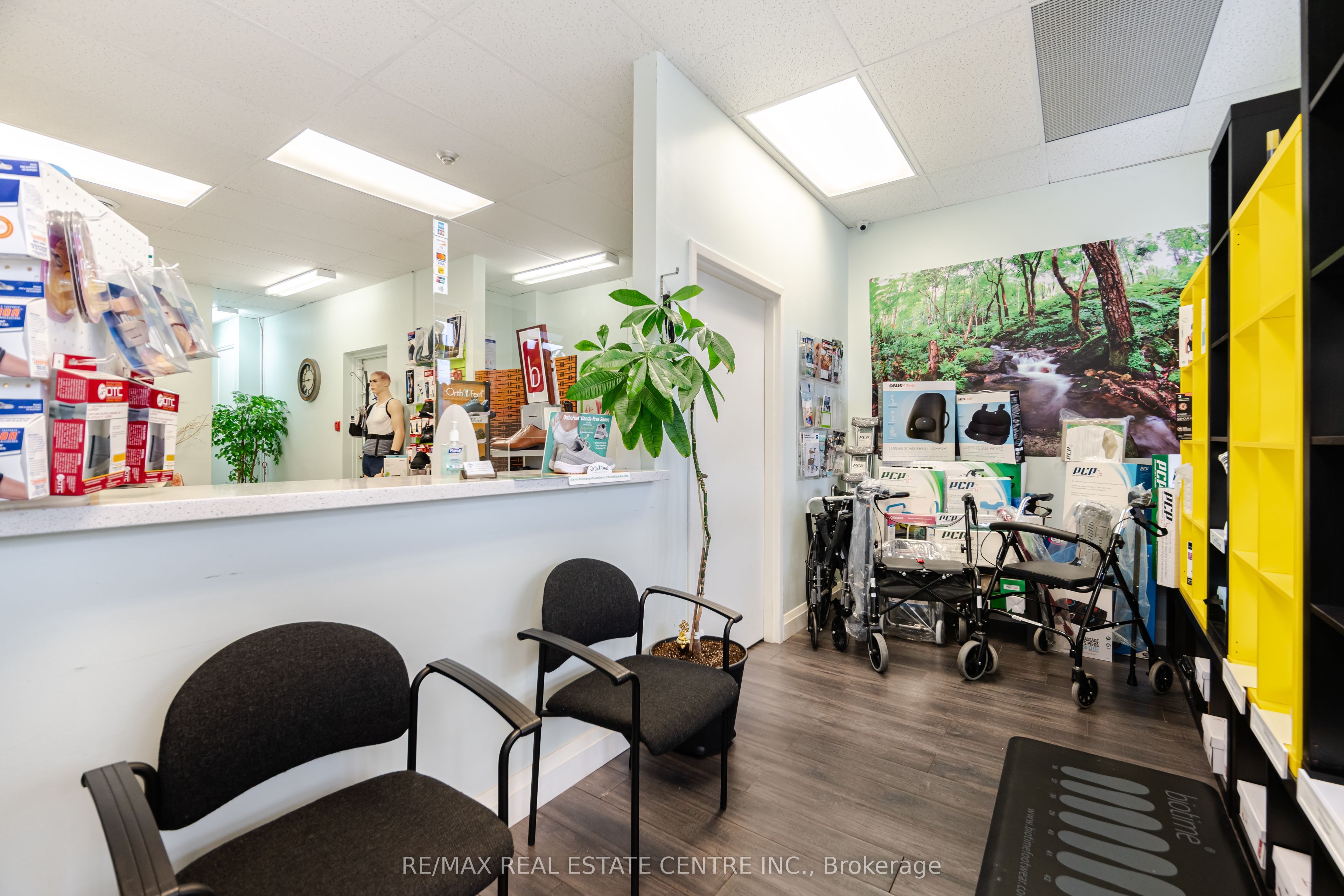 #8 - 5291 Lakeshore Road Property Photo 8