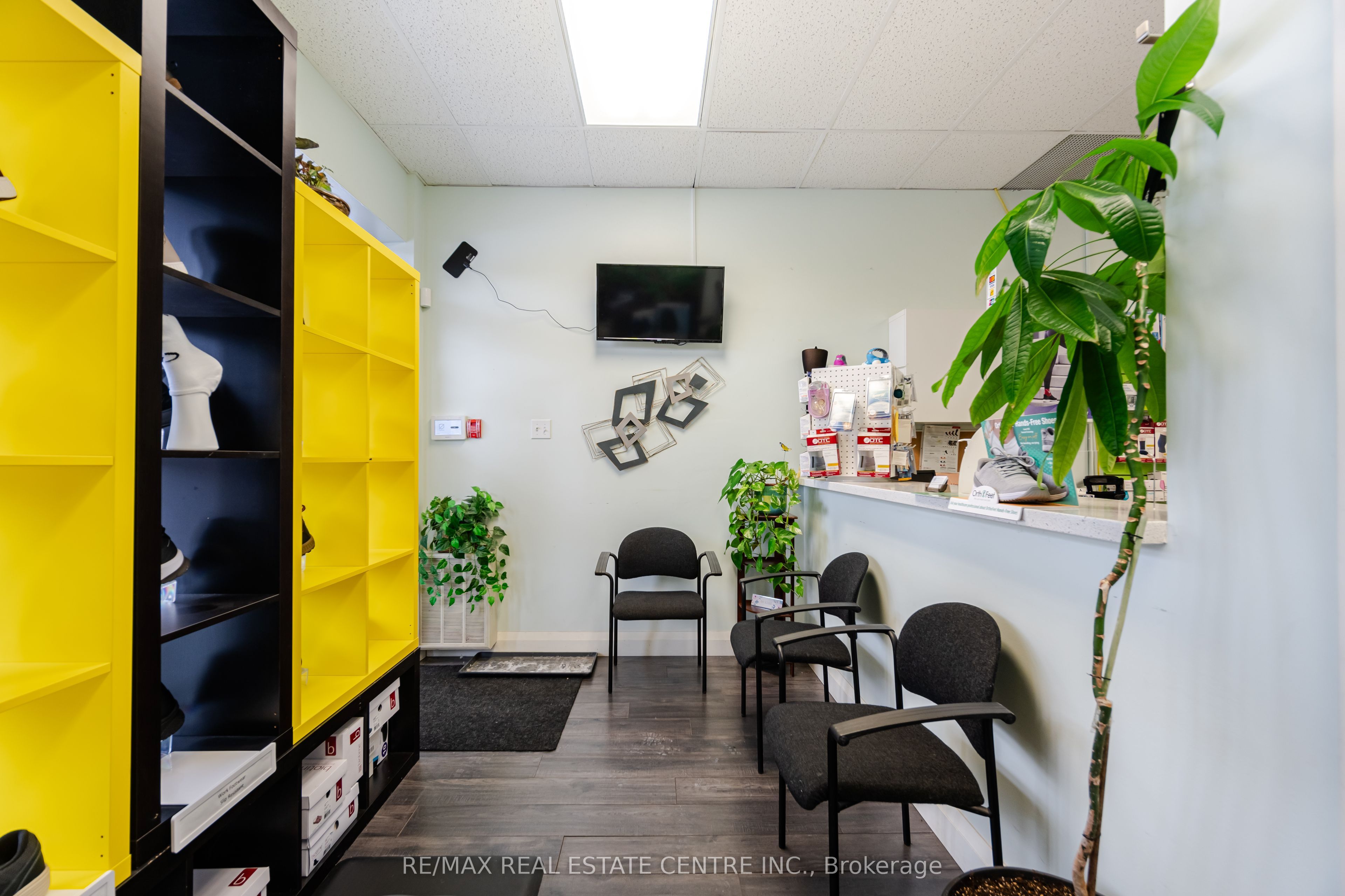 #8 - 5291 Lakeshore Road Property Photo 9