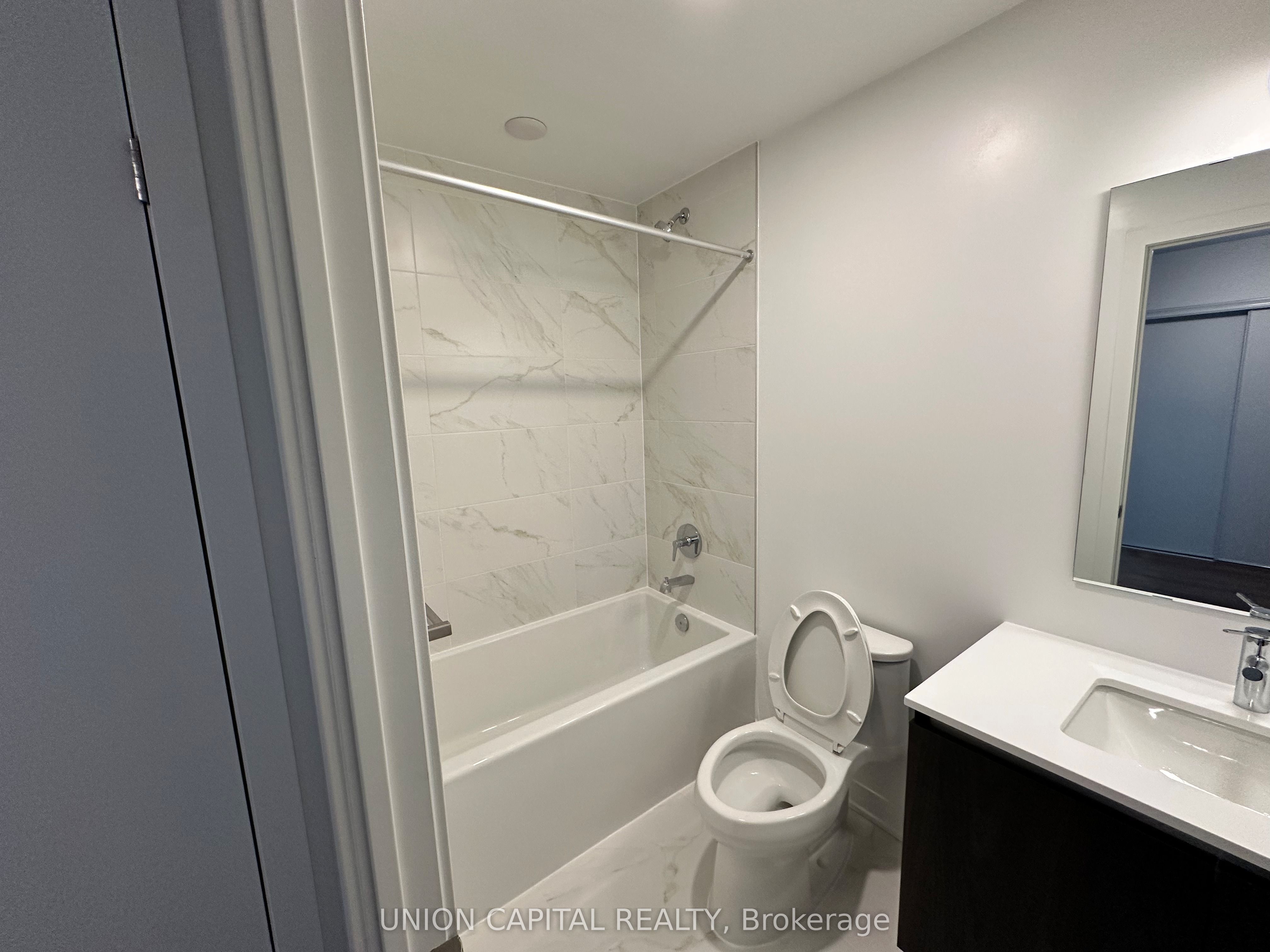 #708 - 395 Dundas Street Property Photo 2