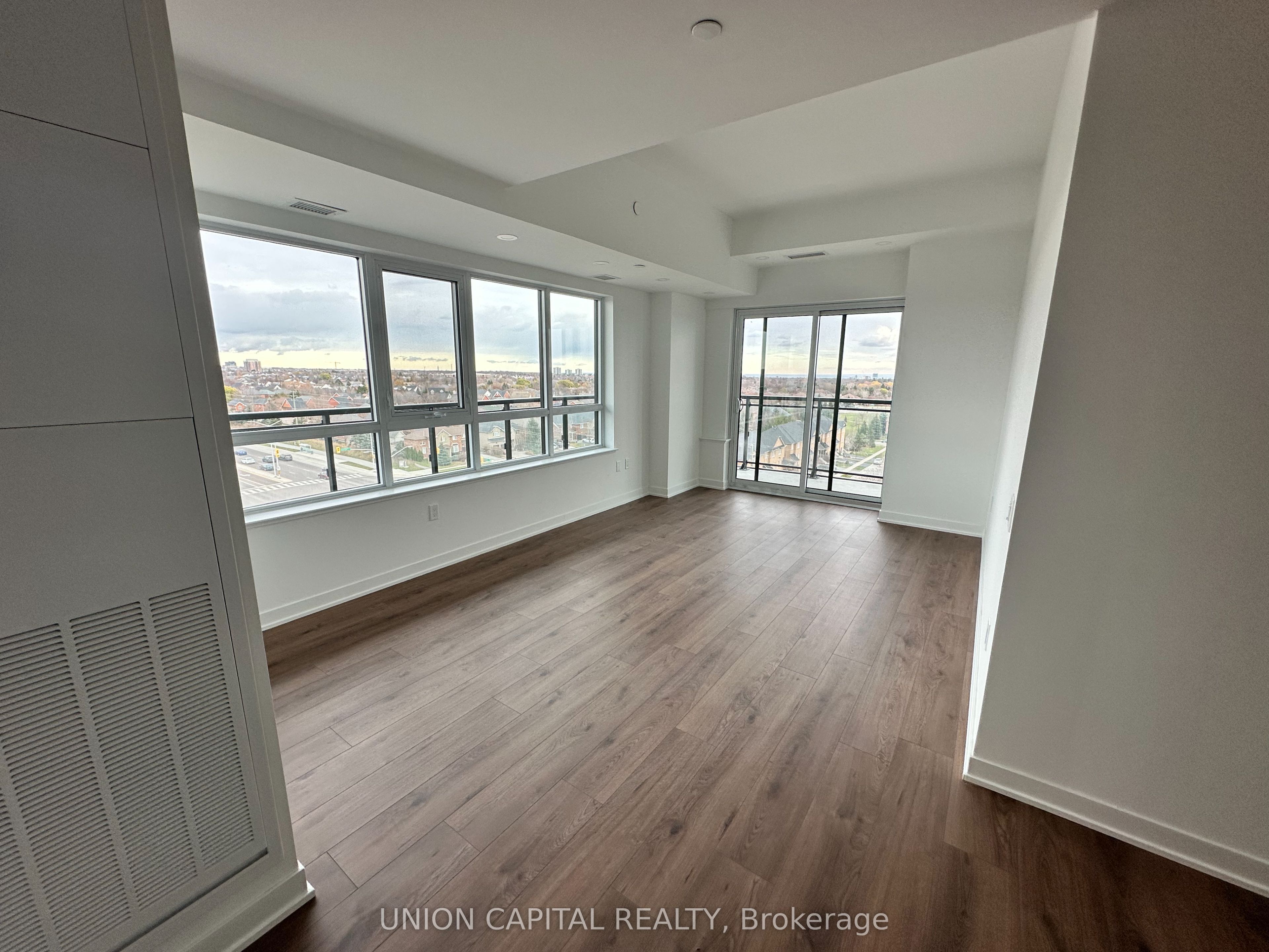 #708 - 395 Dundas Street Property Photo 4