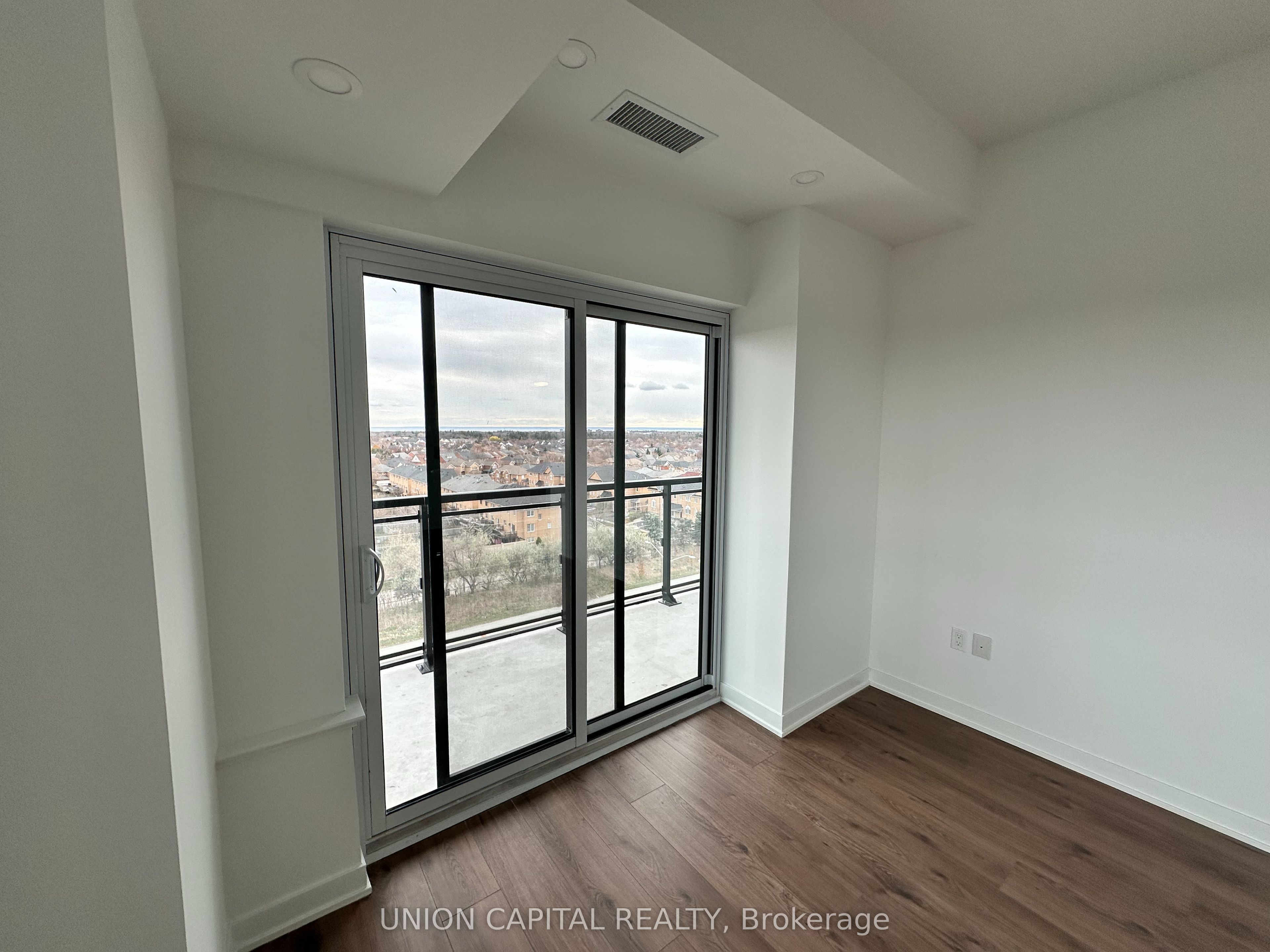 #708 - 395 Dundas Street Property Photo 6