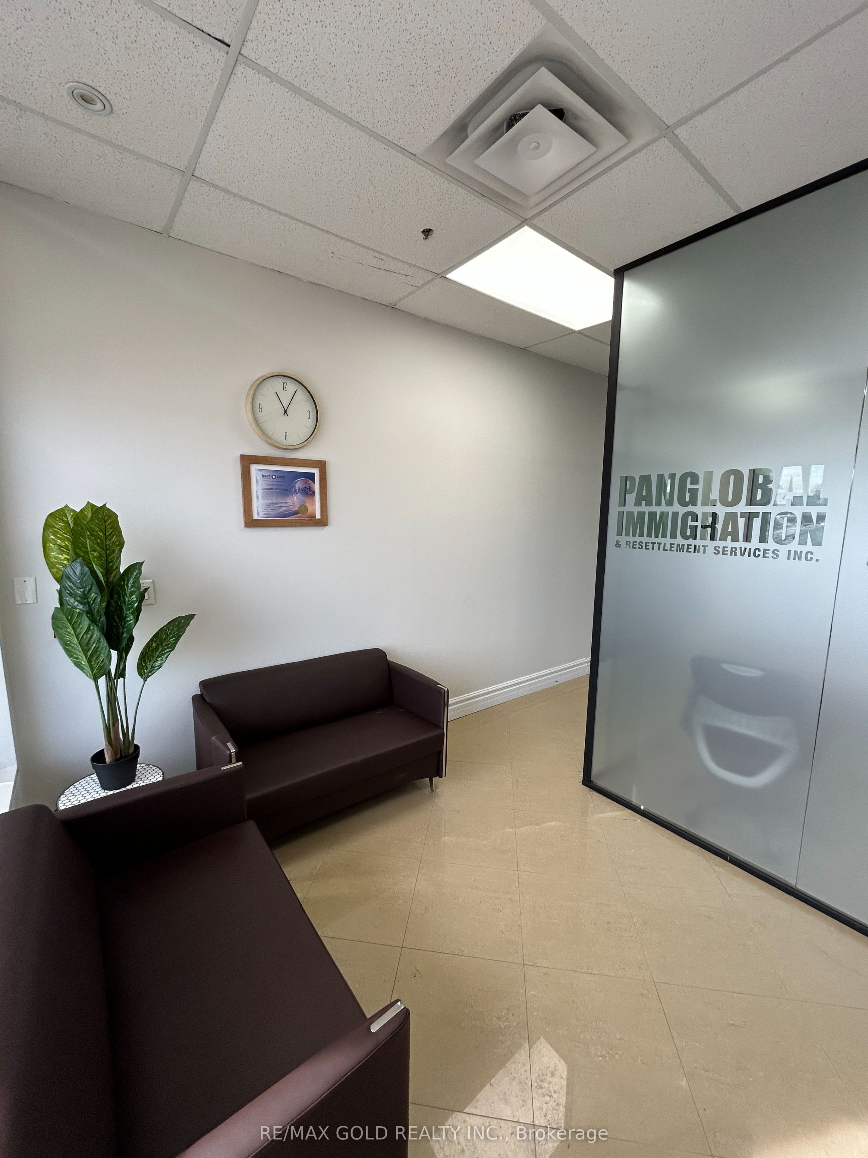 #111 - 1065 Canadian Place Property Photo 2