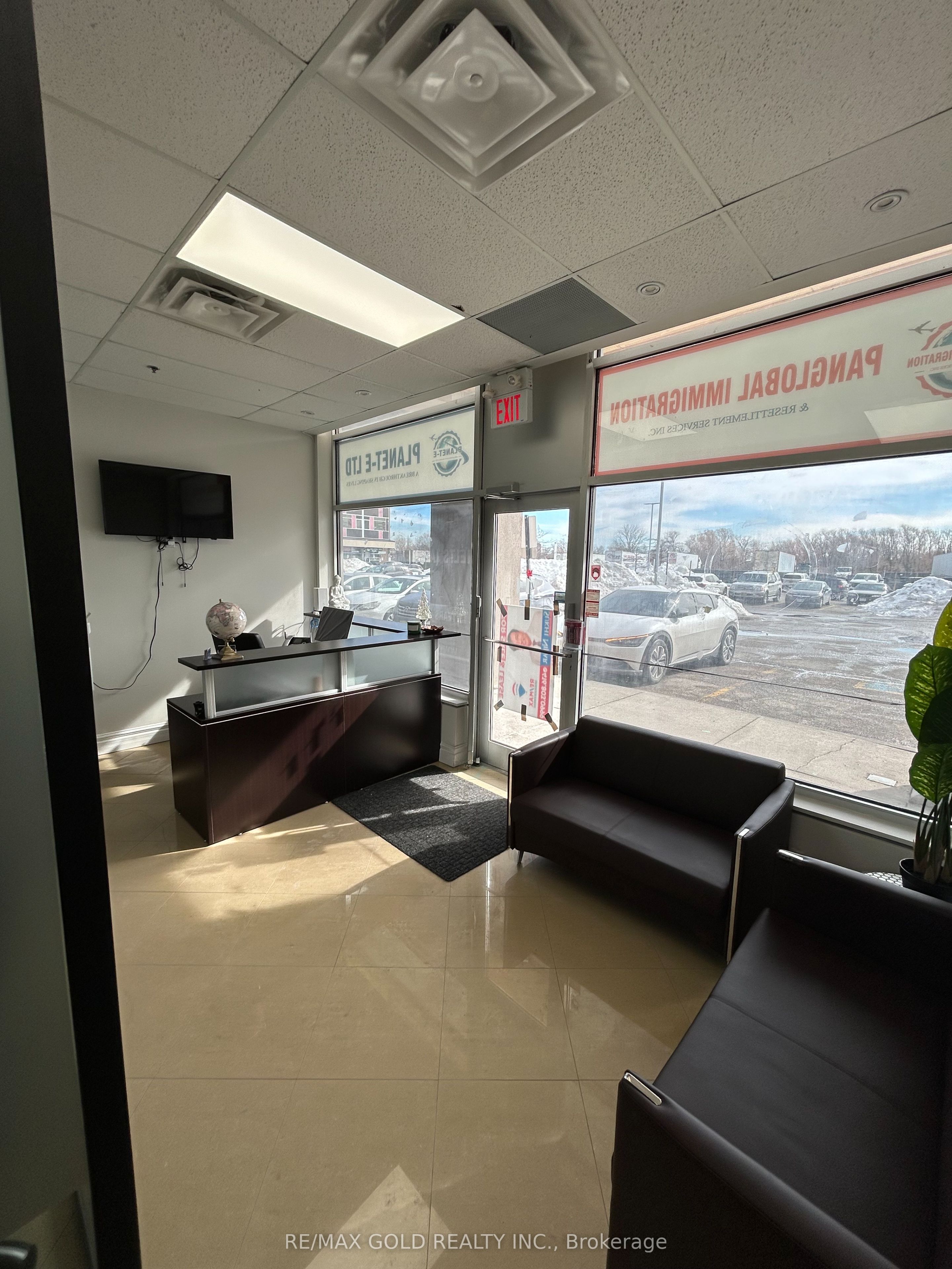 #111 - 1065 Canadian Place Property Photo 3