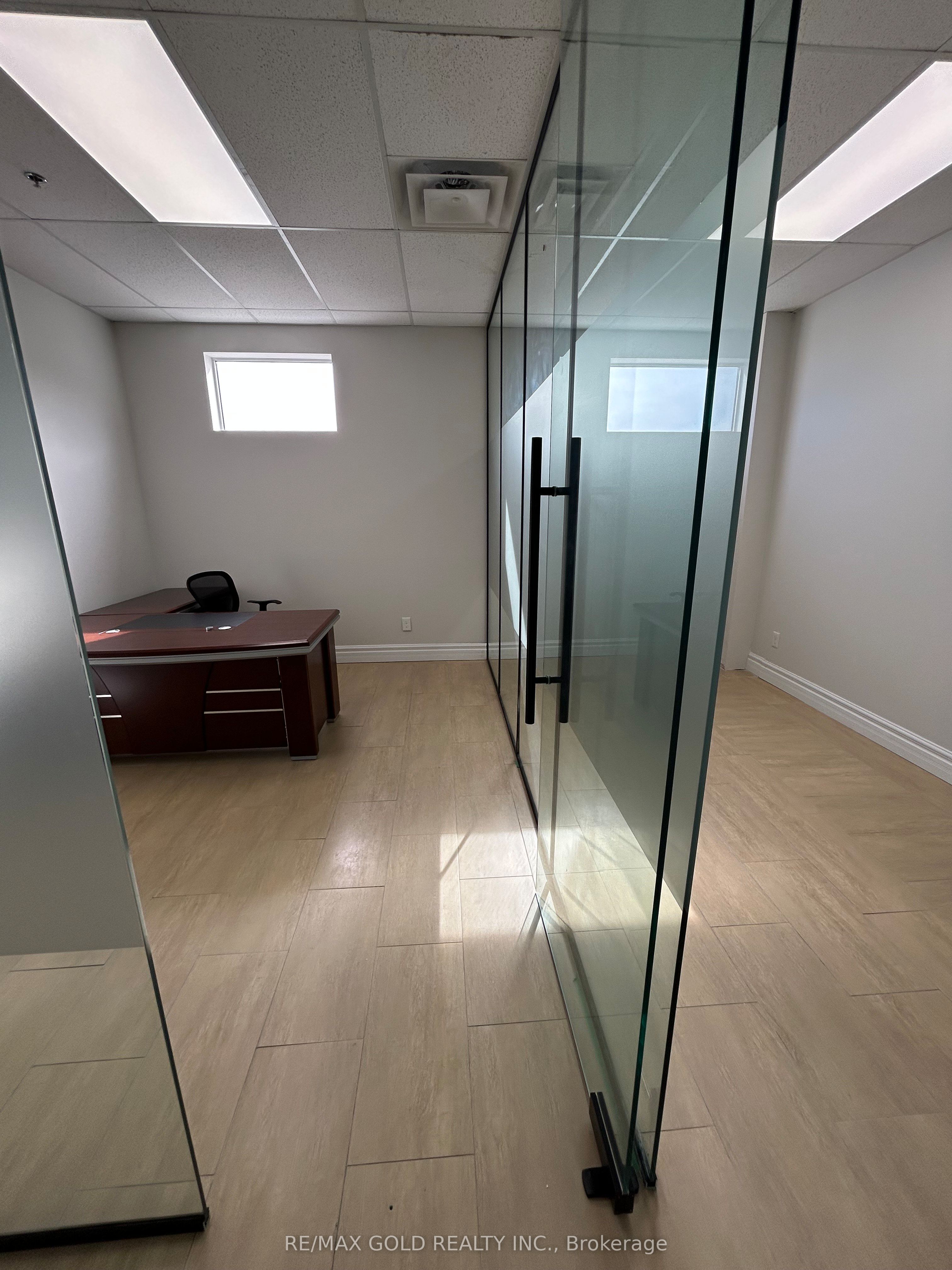 #111 - 1065 Canadian Place Property Photo 10