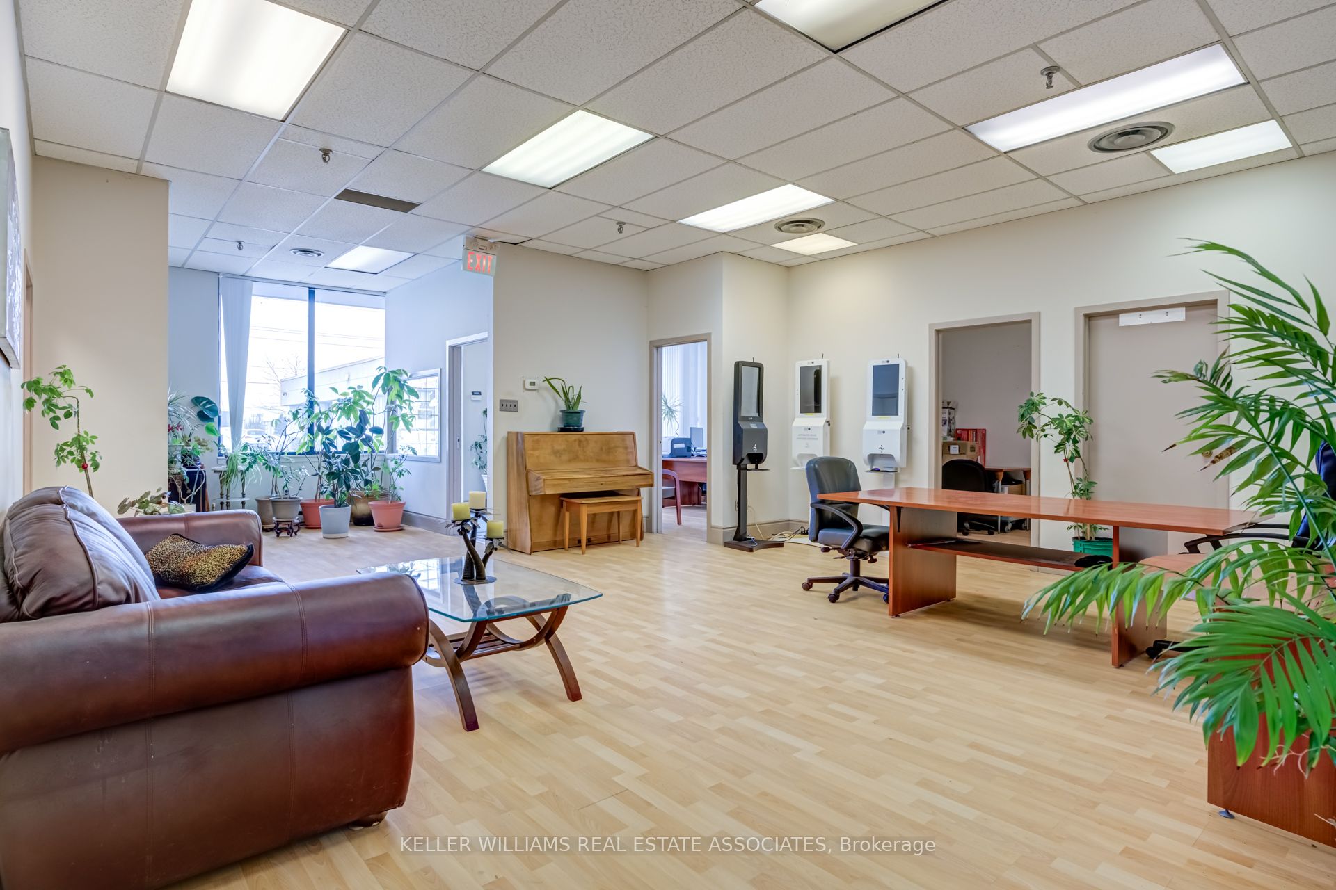 #unit 4 - 6480 Viscount Road Property Photo 6