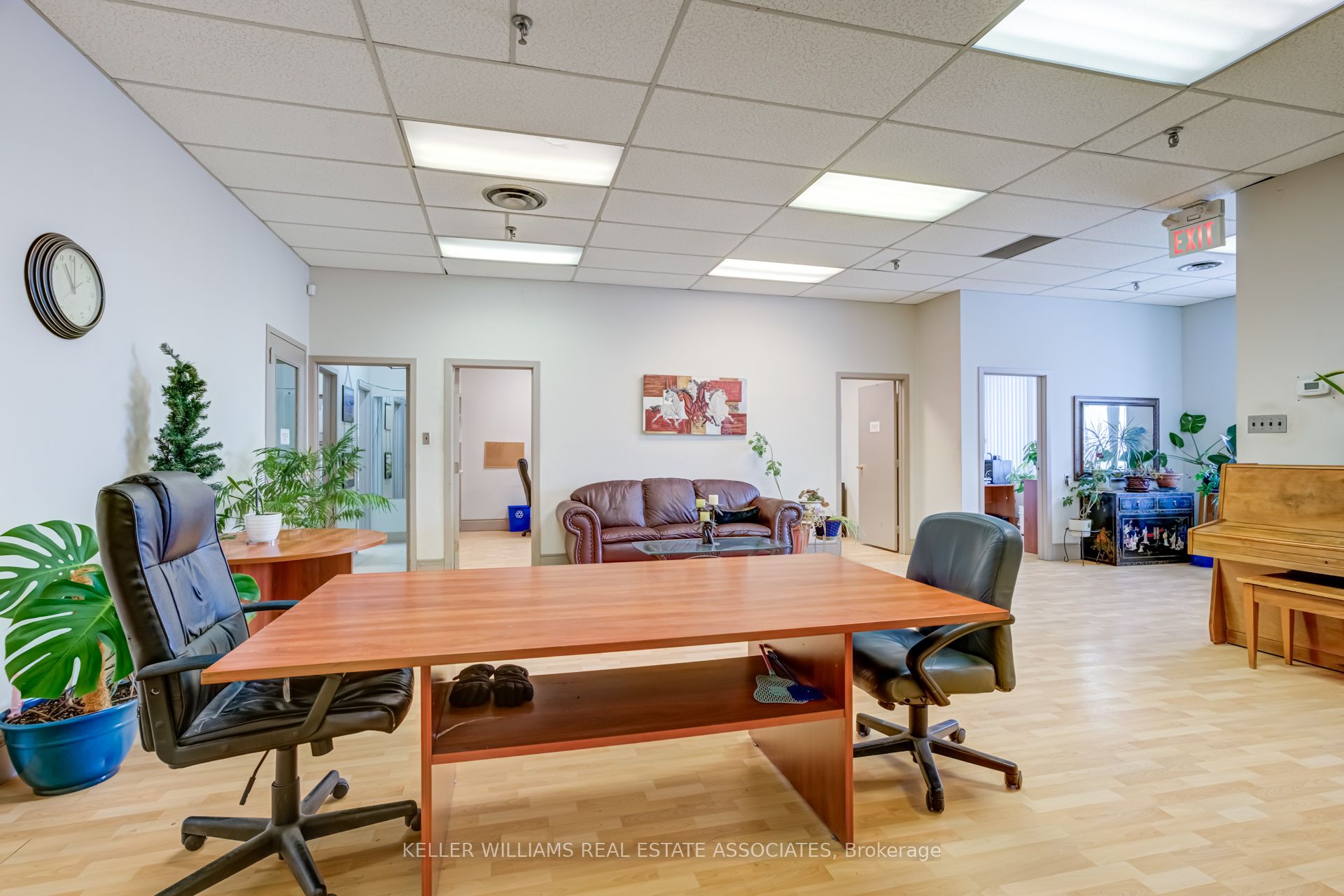 #unit 4 - 6480 Viscount Road Property Photo 7