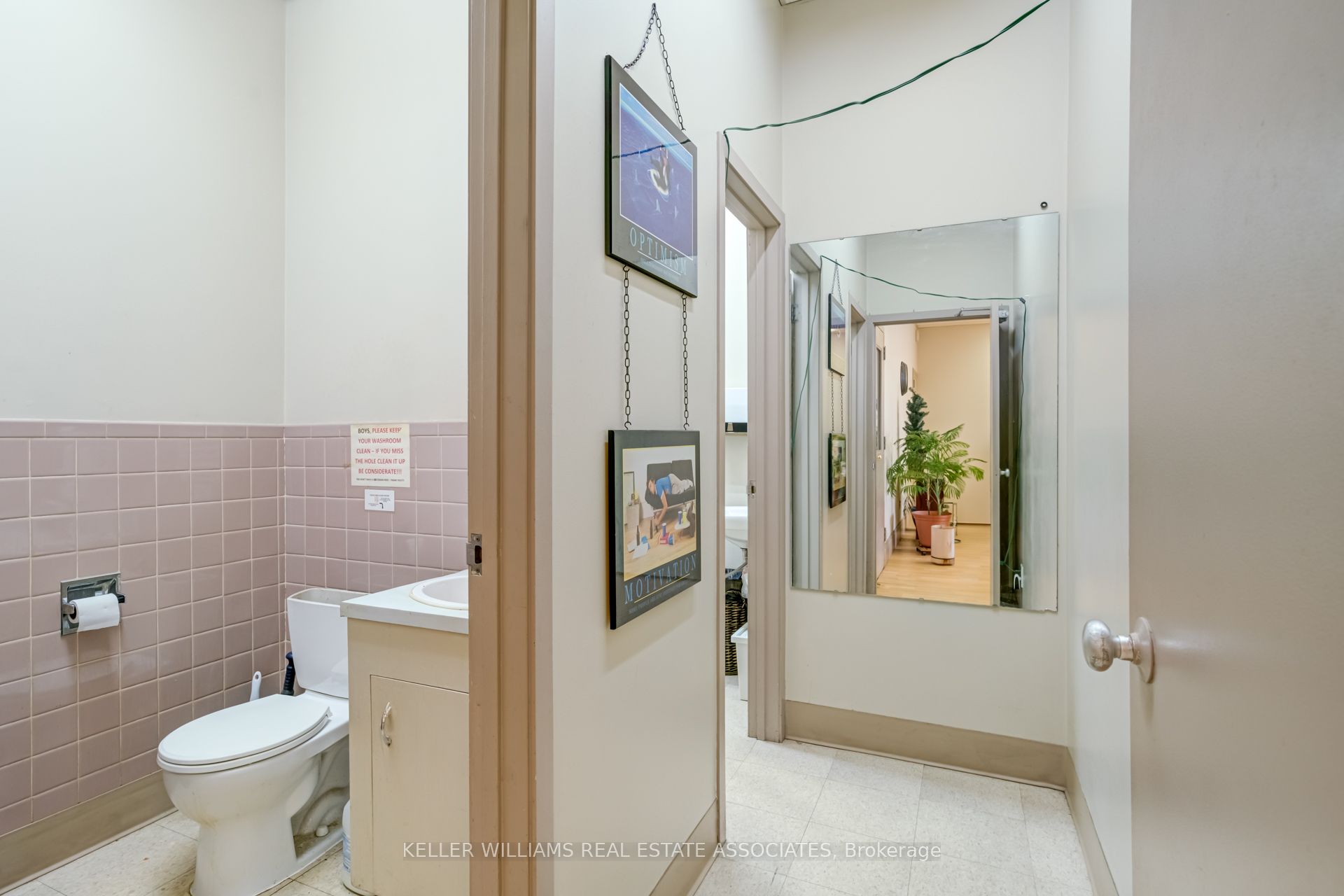 #unit 4 - 6480 Viscount Road Property Photo 12