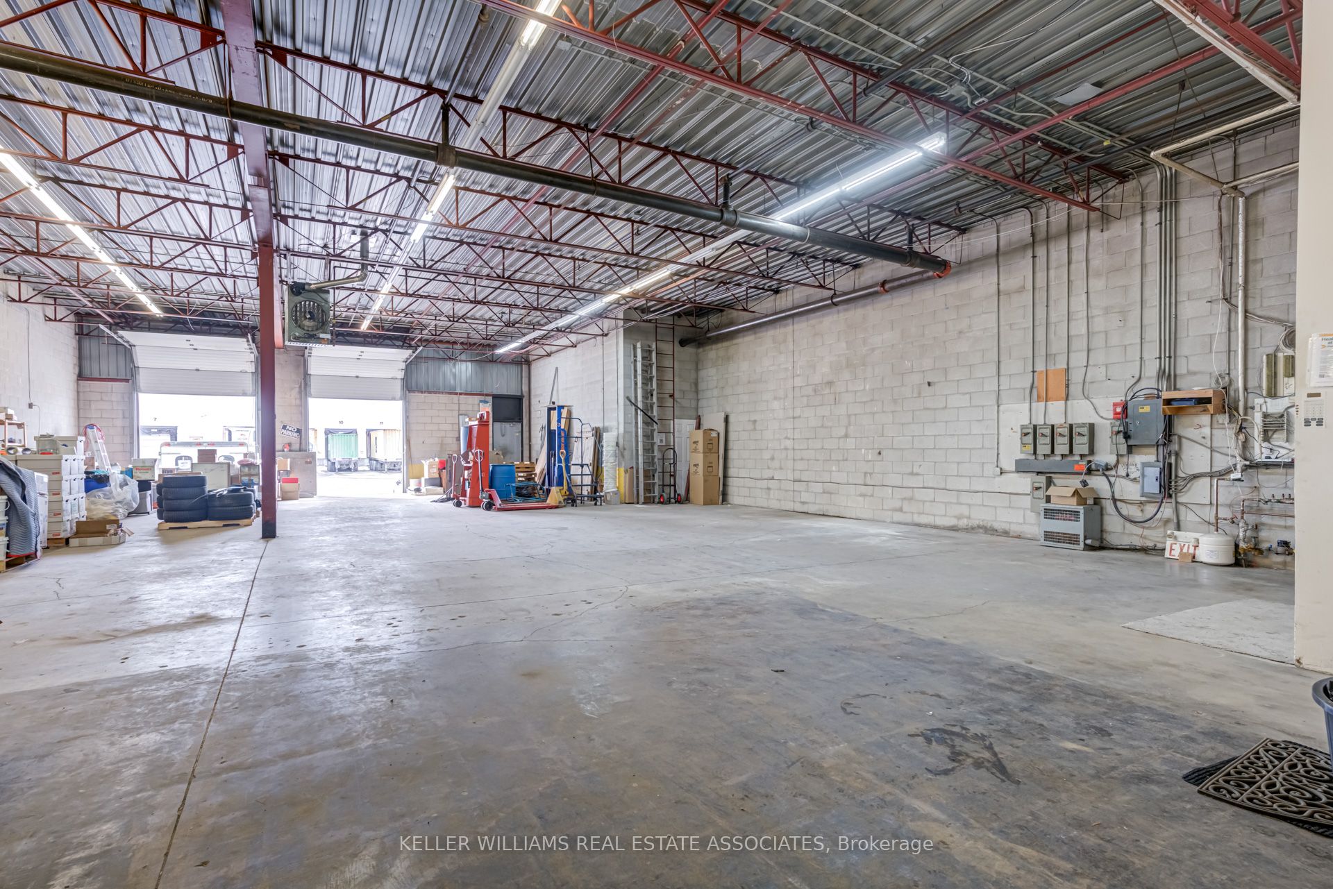 #unit 4 - 6480 Viscount Road Property Photo 17