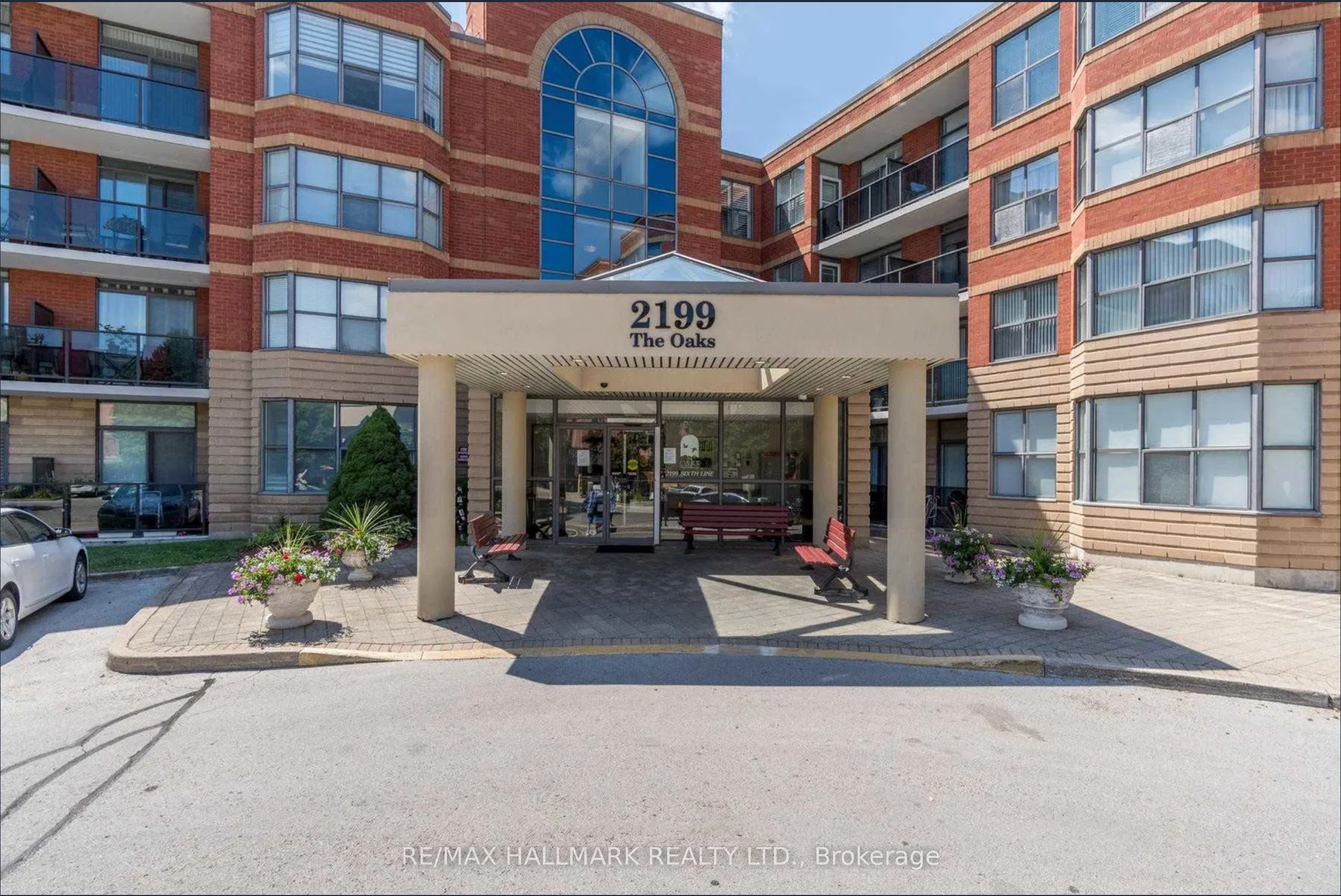 #411 - 2199 Sixth Line Property Photo 1