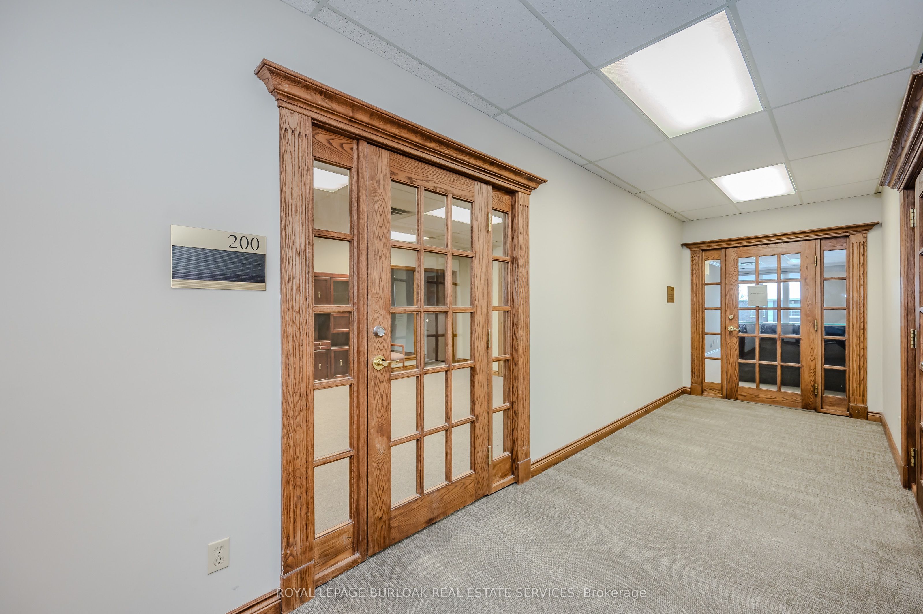 #200 - 2904 South Sheridan Way Property Photo 4