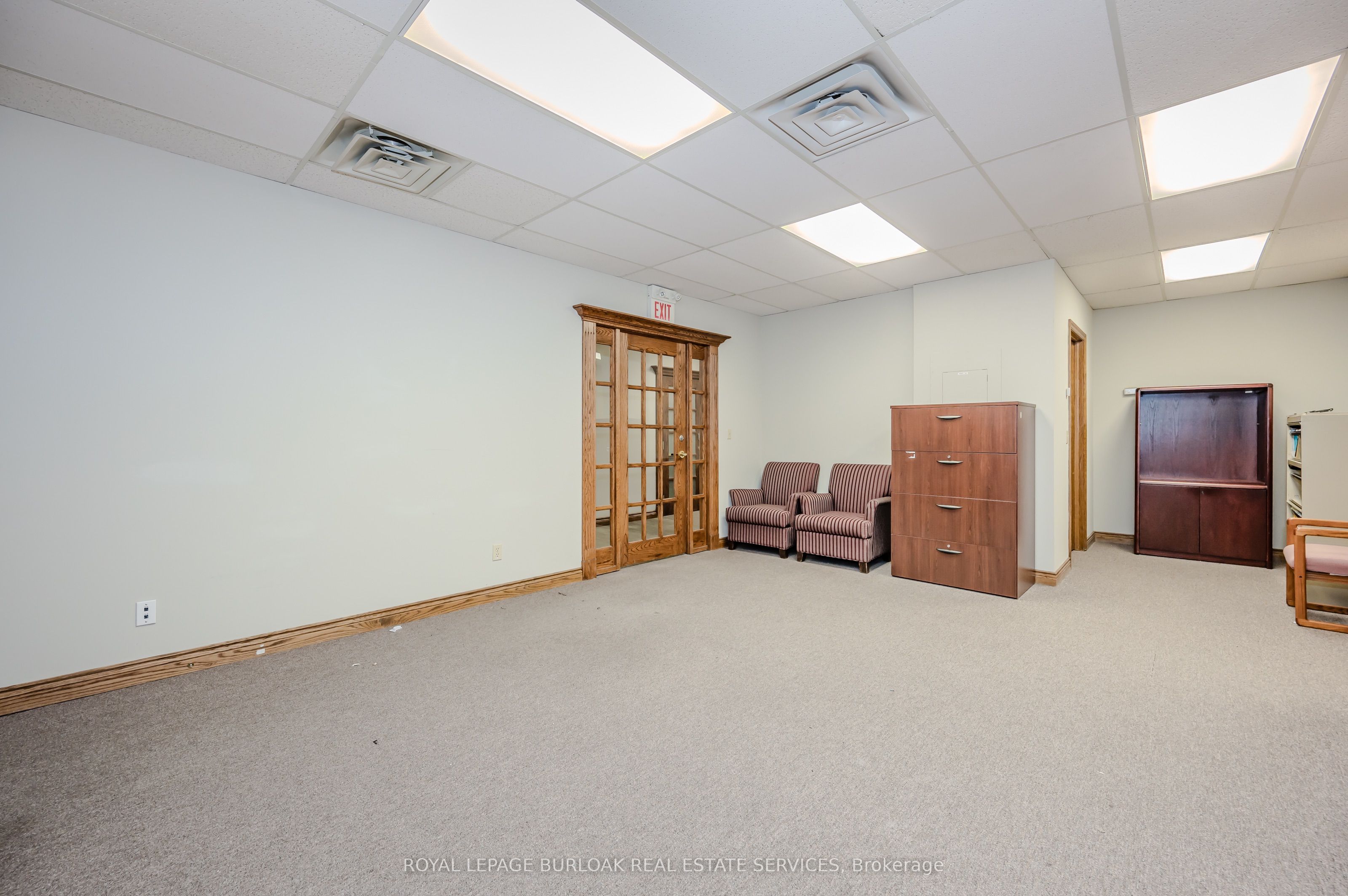 #200 - 2904 South Sheridan Way Property Photo 5