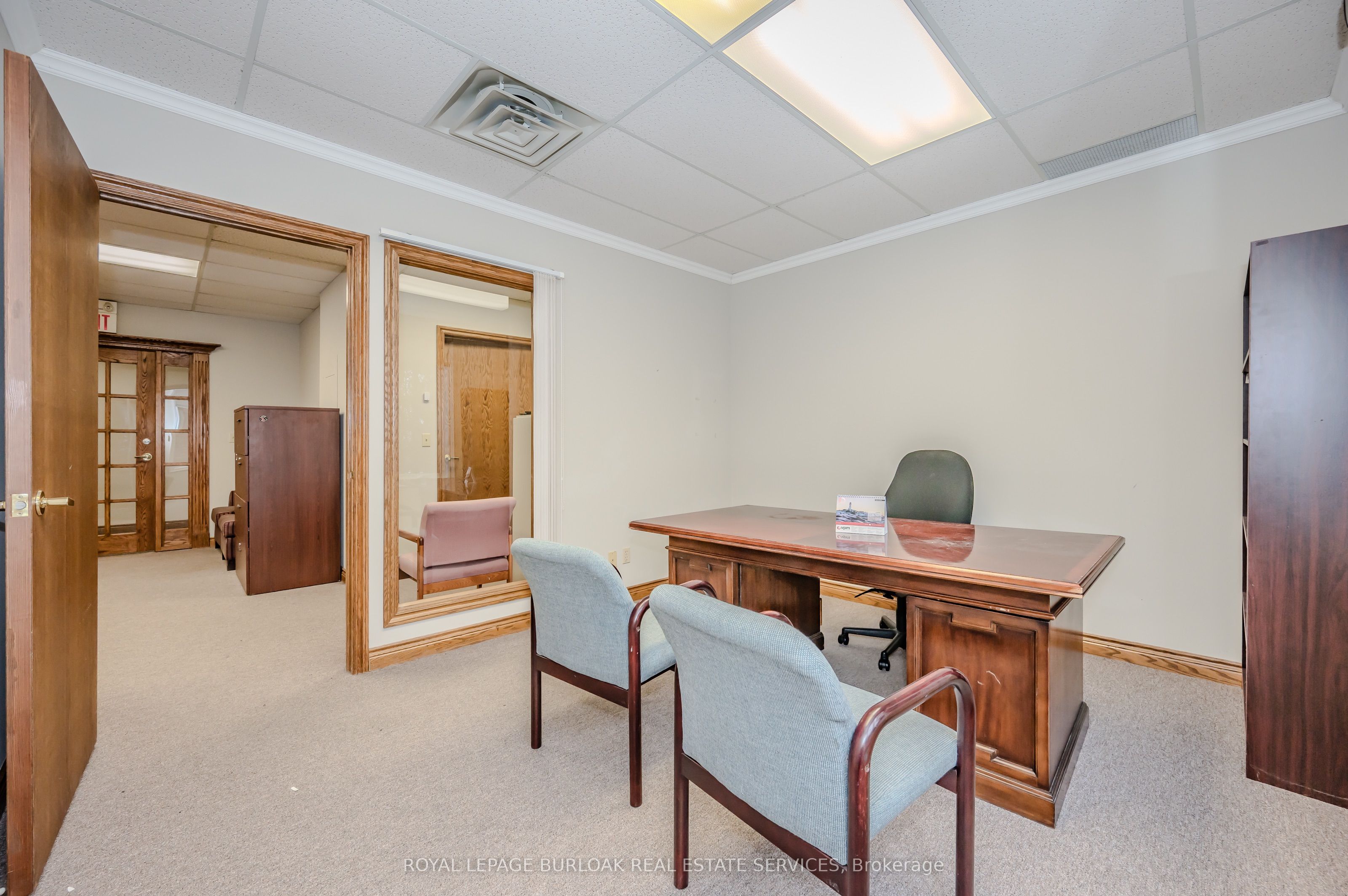 #200 - 2904 South Sheridan Way Property Photo 8