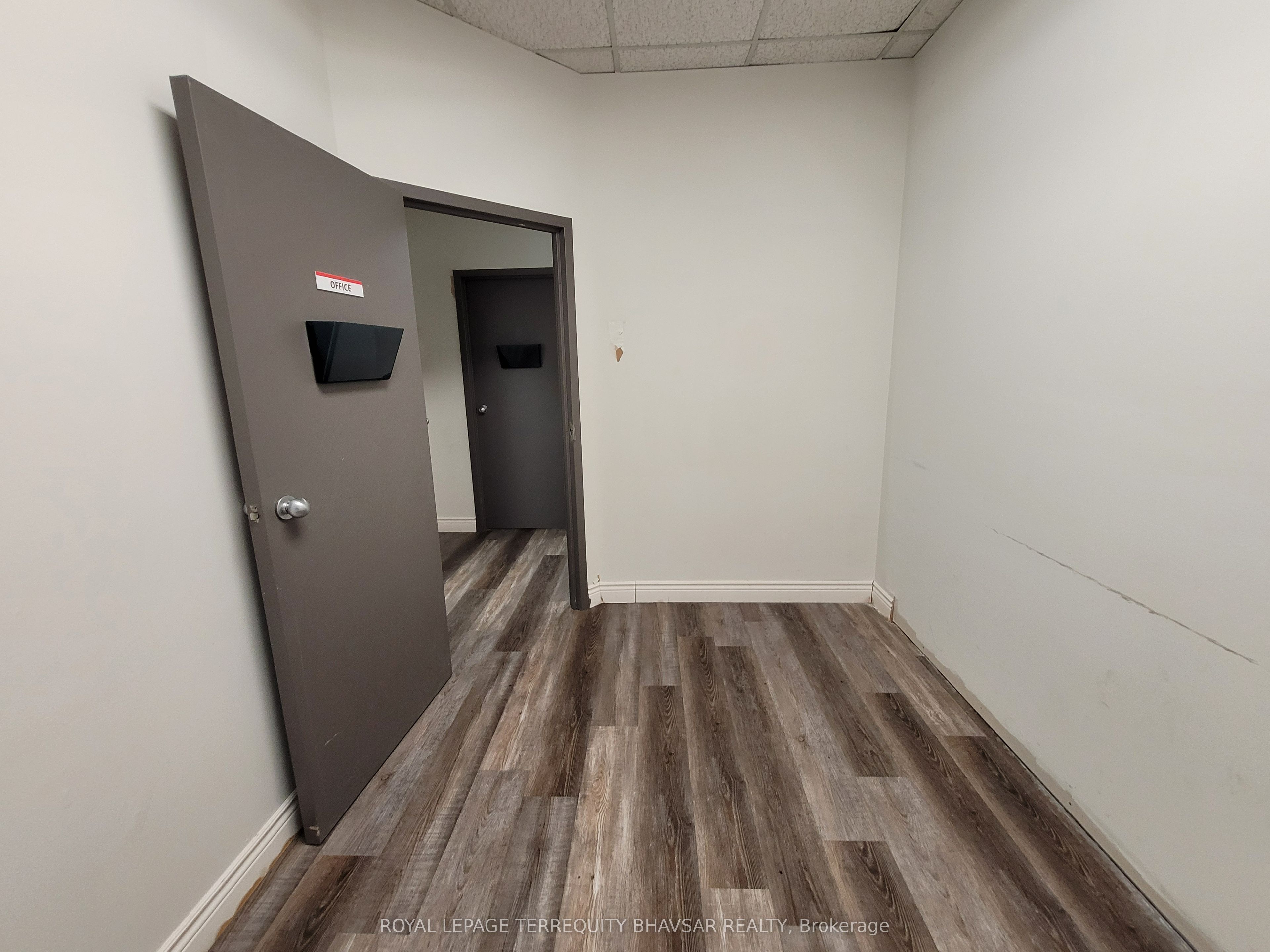 #103 - 3530 Derry Road Property Photo 20