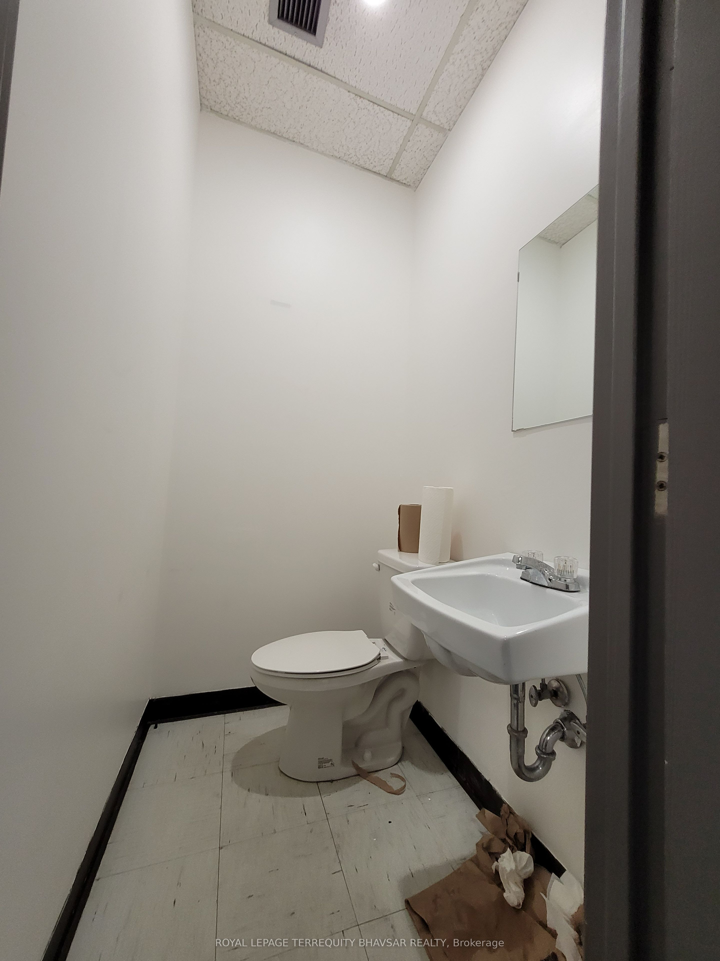 #103 - 3530 Derry Road Property Photo 25