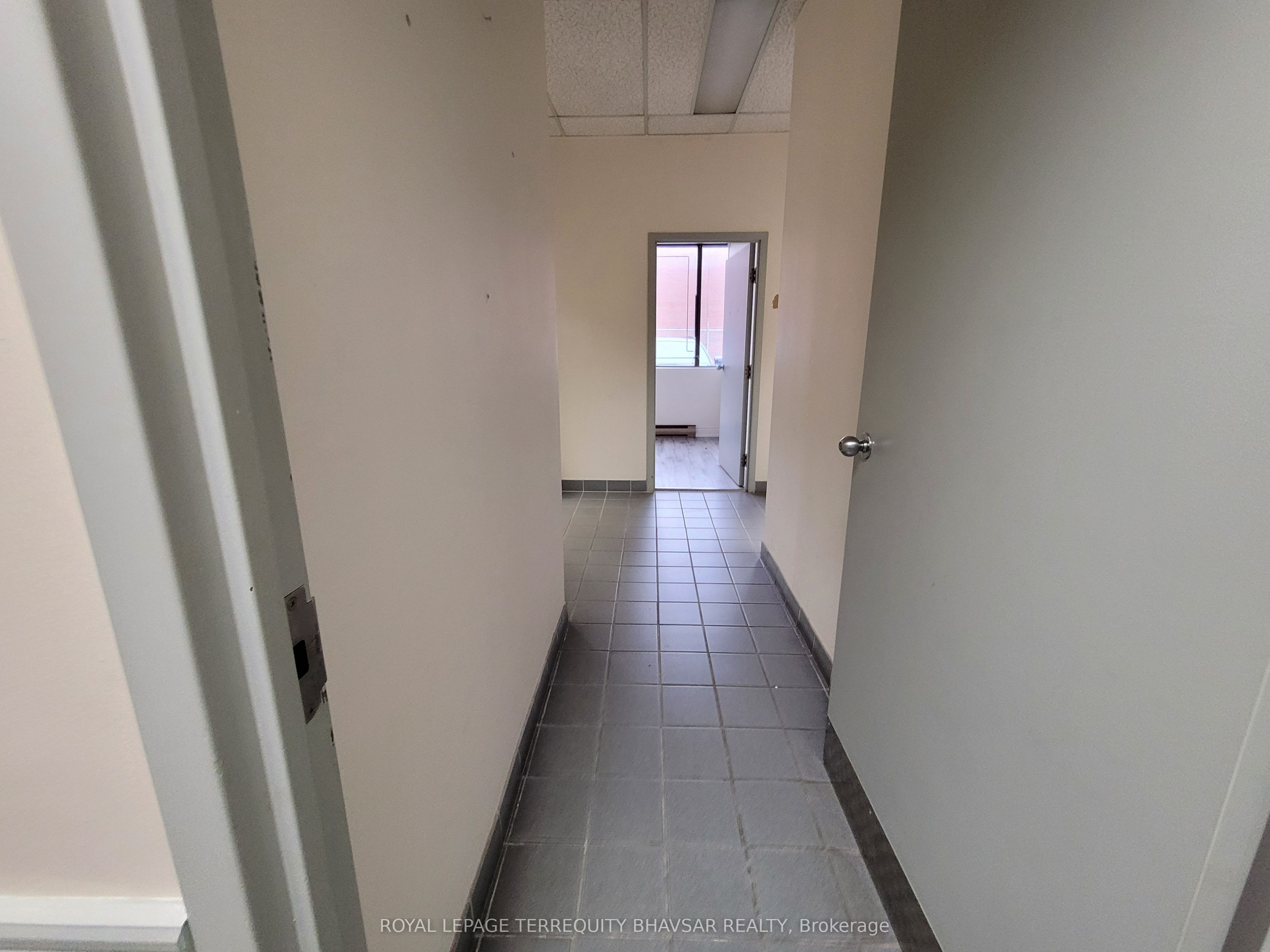 #104 - 3530 Derry Road Property Photo 28