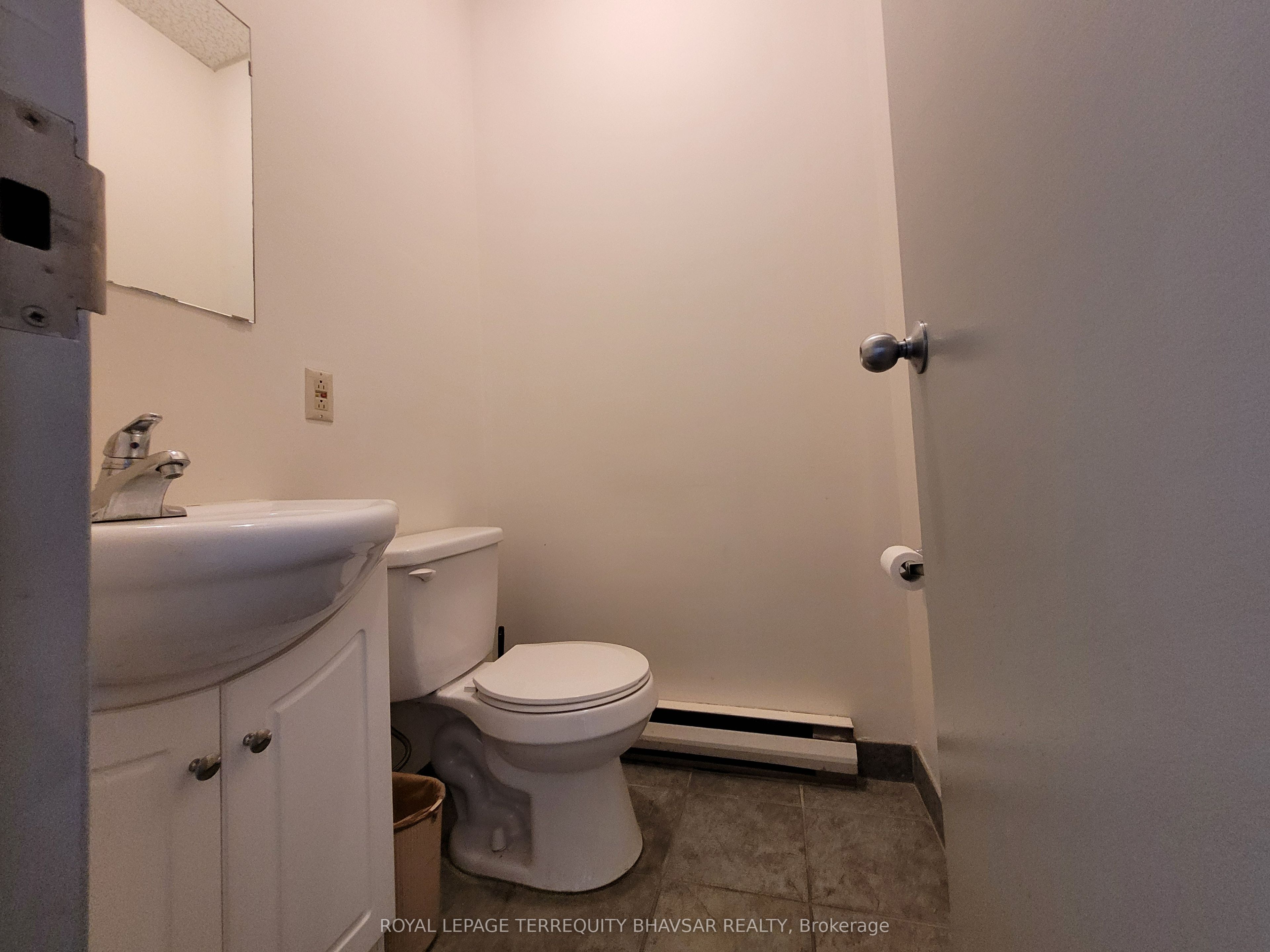 #104 - 3530 Derry Road Property Photo 29