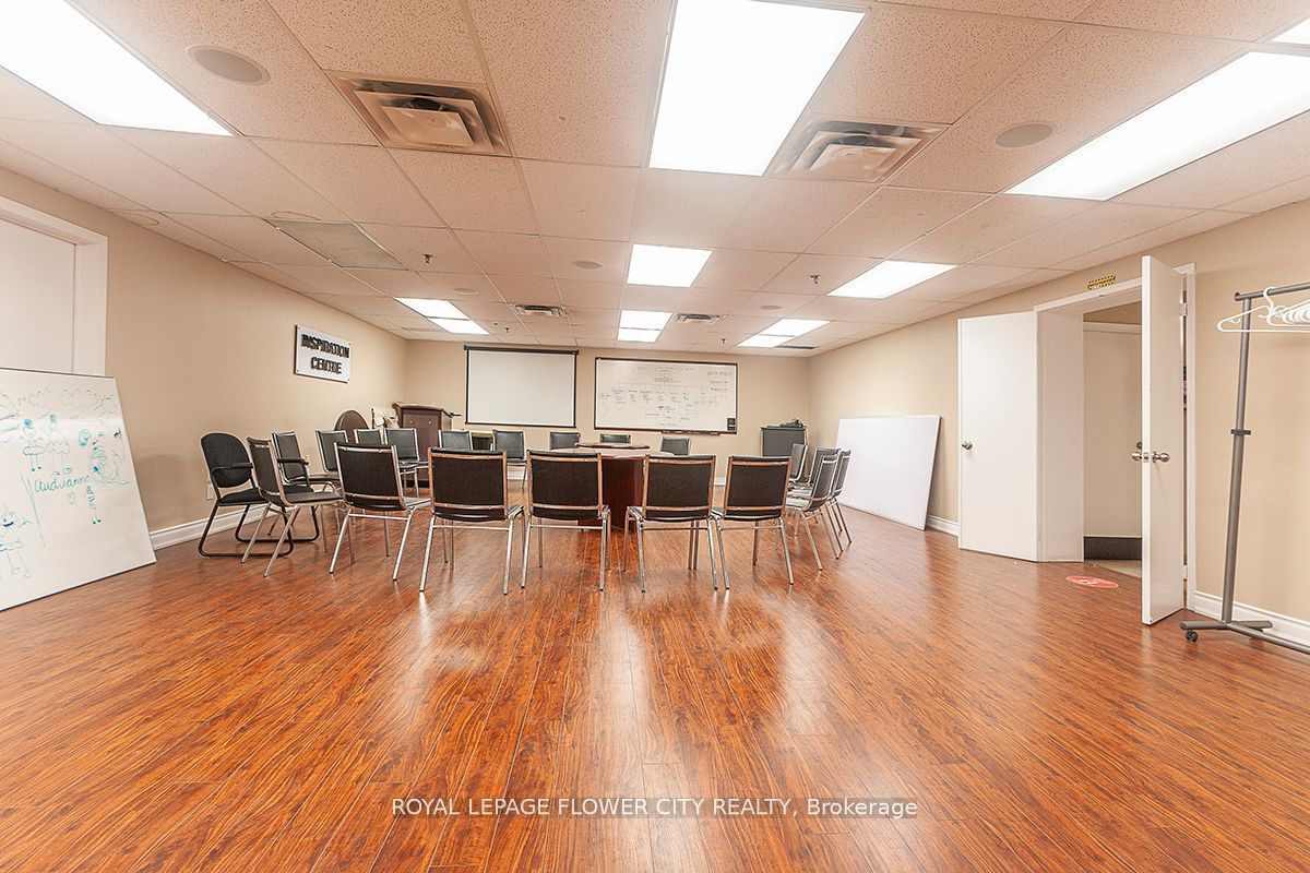 #2nd Flr - 2 Shale Gate Property Photo 8