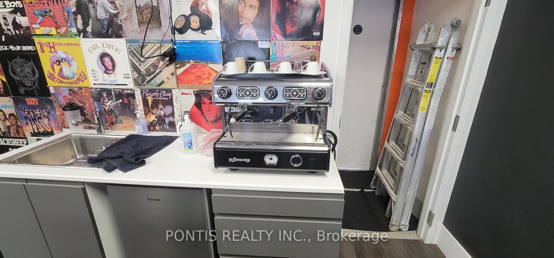 724 Lakeshore Road Property Photo 8