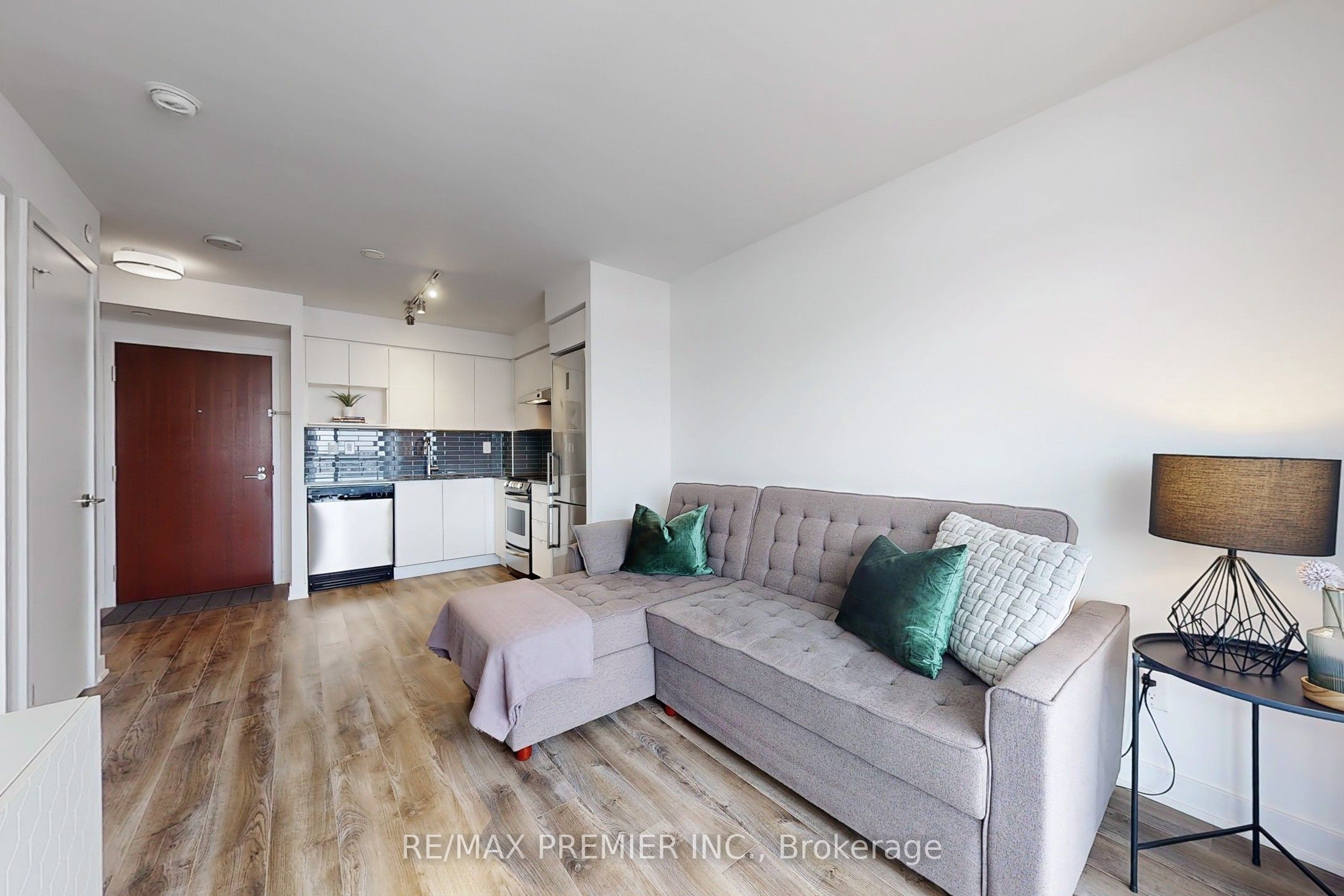 #1217 - 160 Flemington Road Property Photo 7