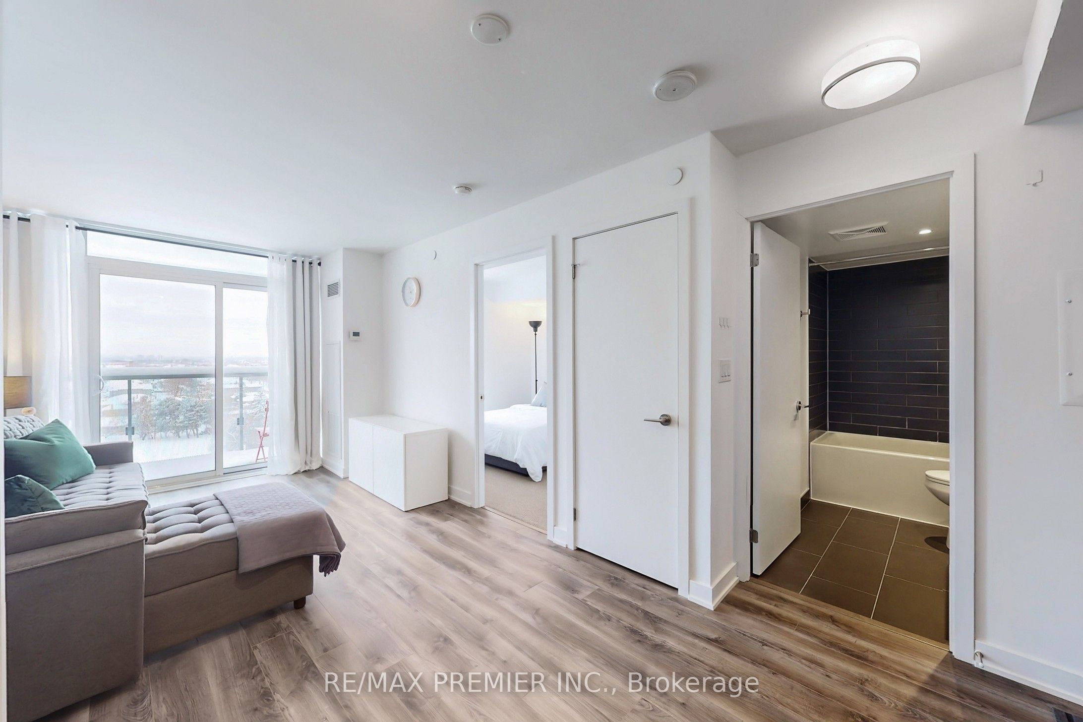 #1217 - 160 Flemington Road Property Photo 13