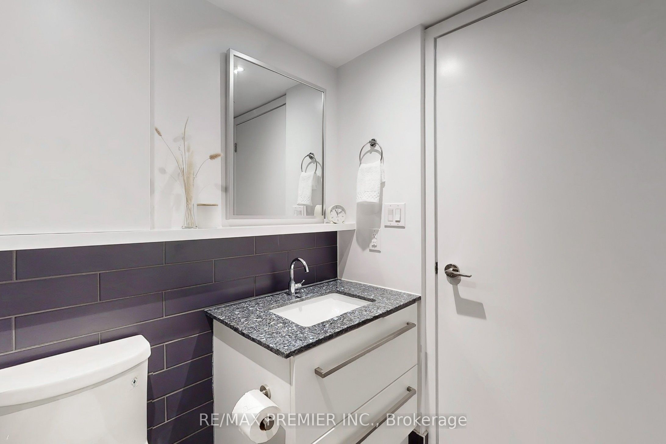 #1217 - 160 Flemington Road Property Photo 17