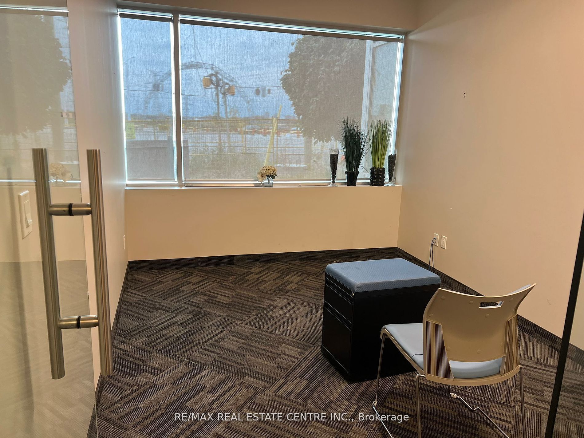 #2a - 30 Topflight Drive Property Photo 8