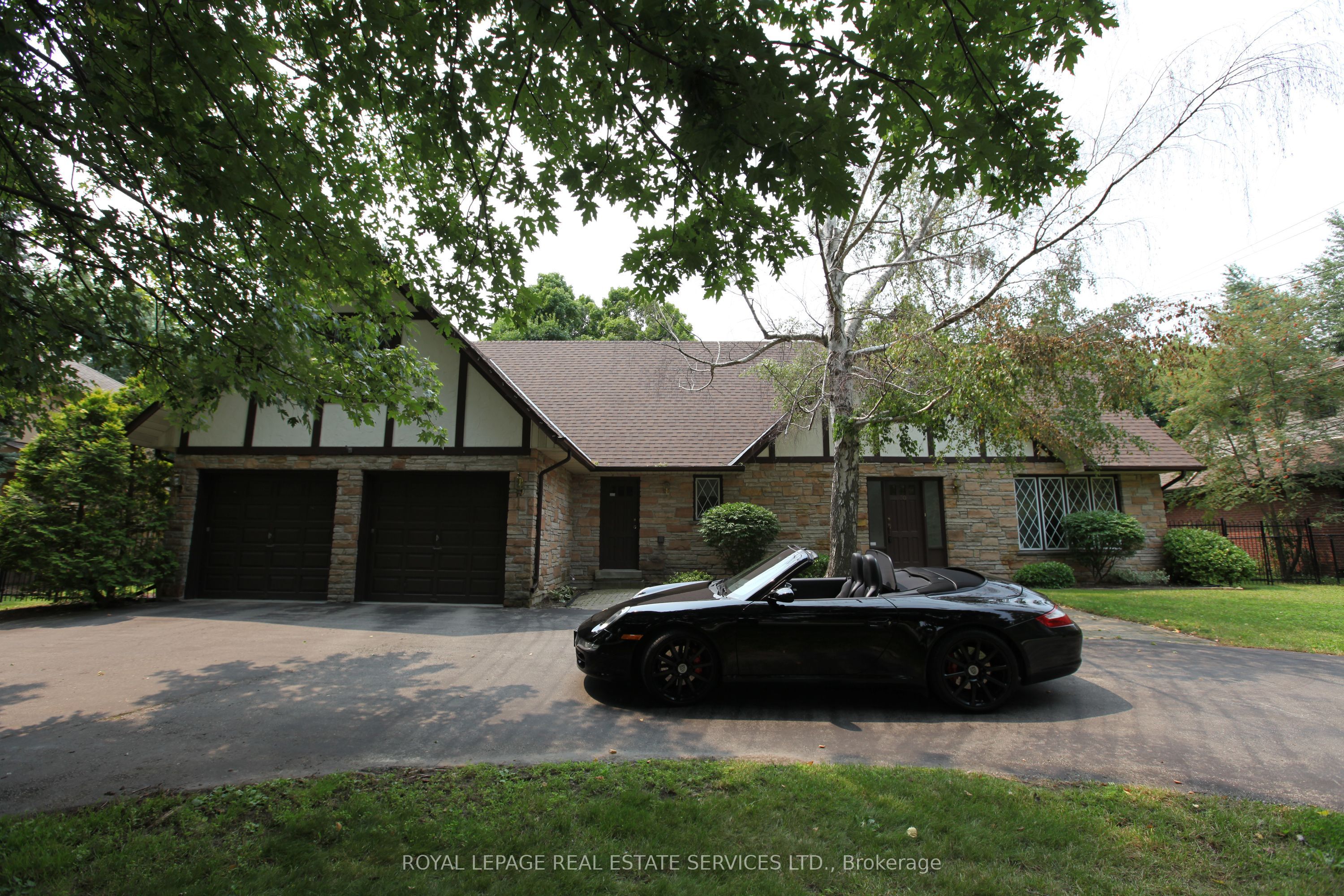 30 Birkbank Drive Property Photo 1