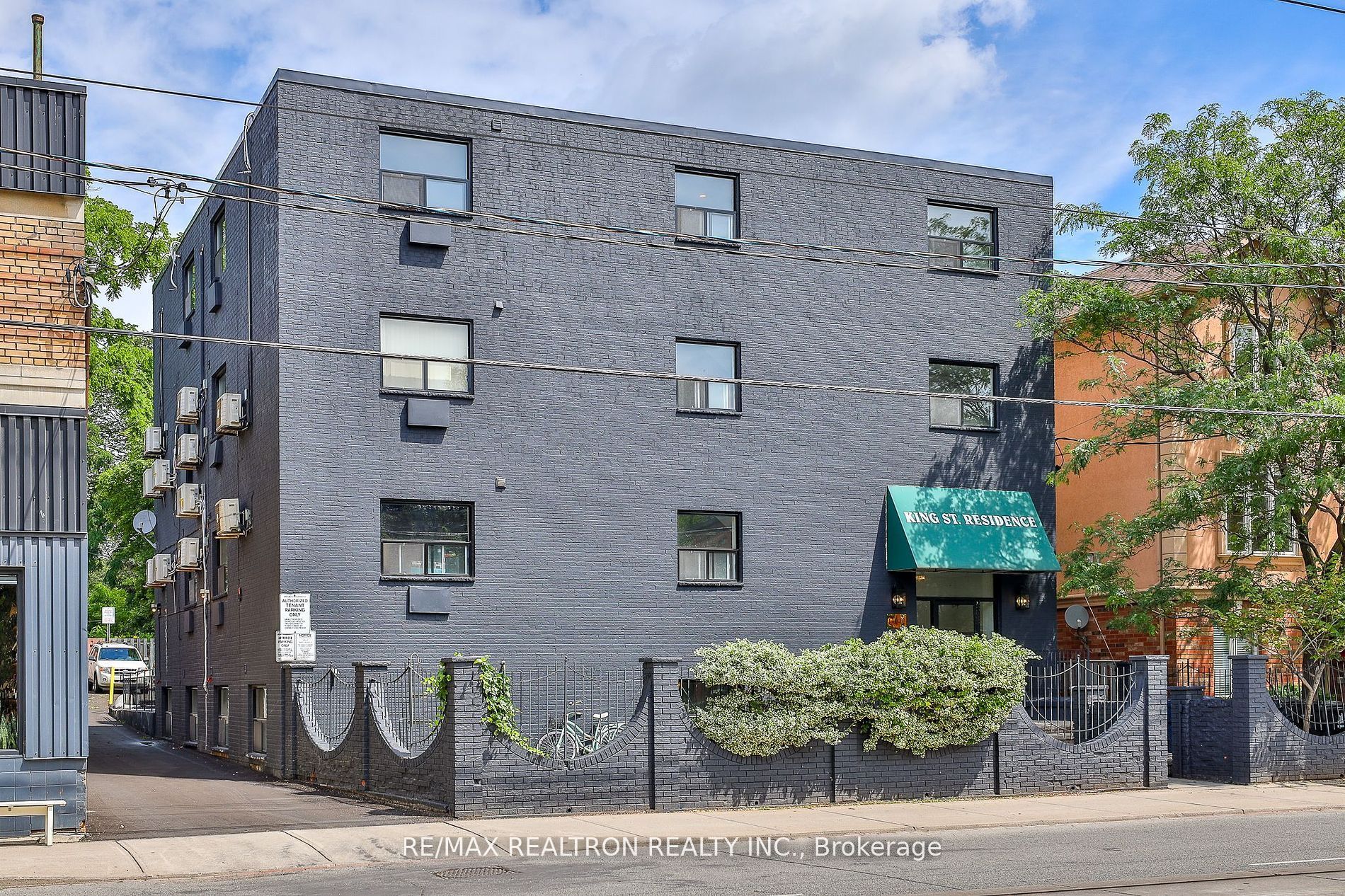 1302 King Street Property Photo 1