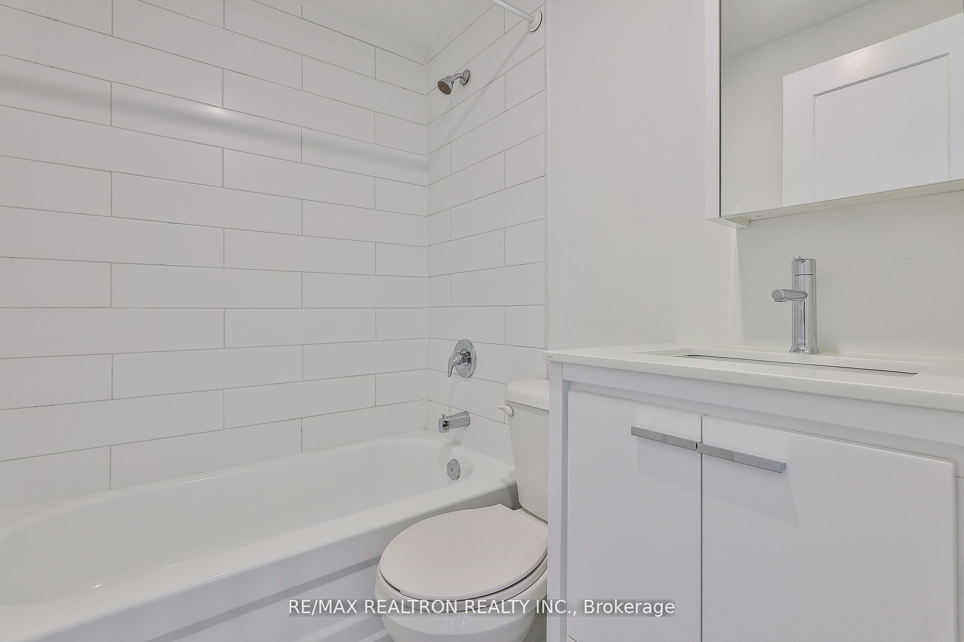 1302 King Street Property Photo 6