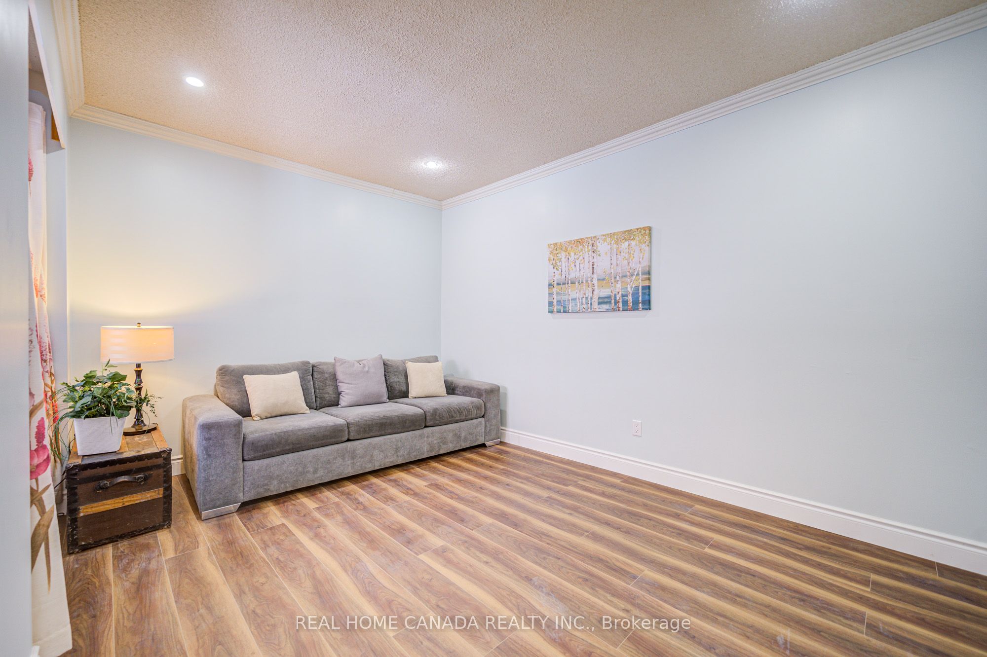 21 Hallen Road Property Photo 5