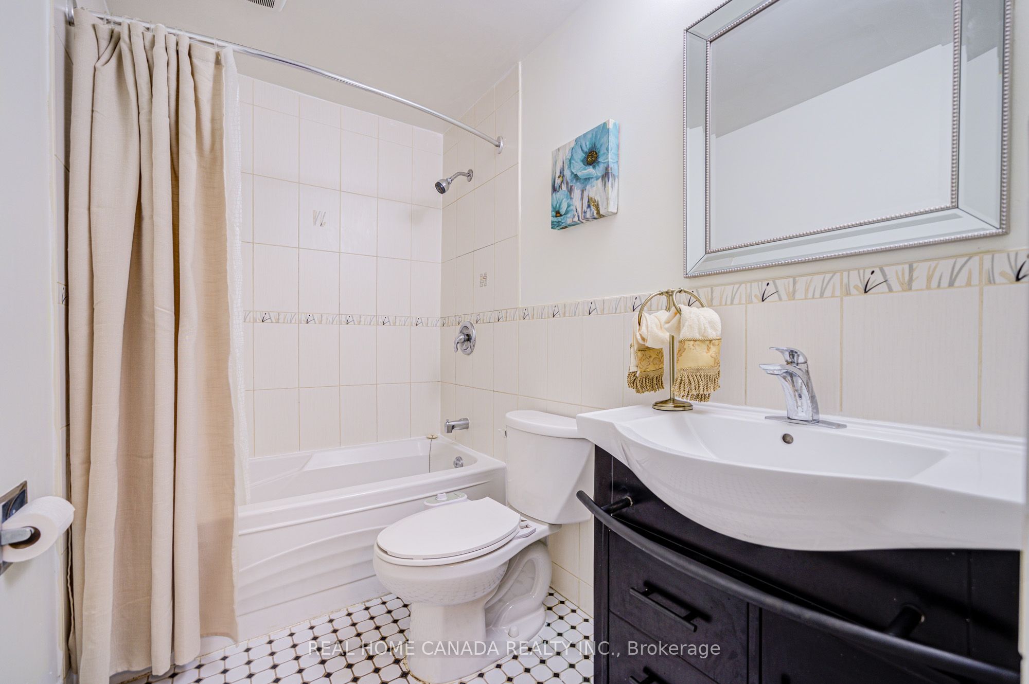 21 Hallen Road Property Photo 30
