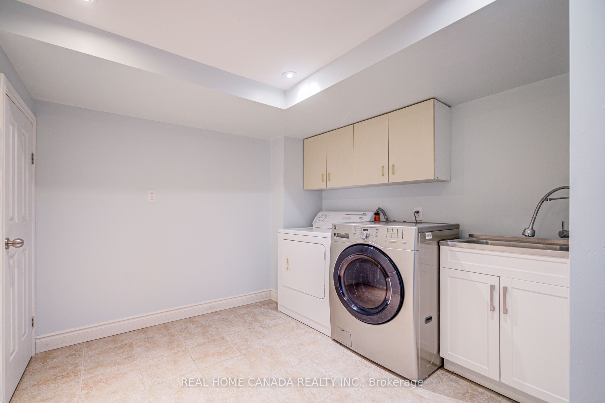 21 Hallen Road Property Photo 33