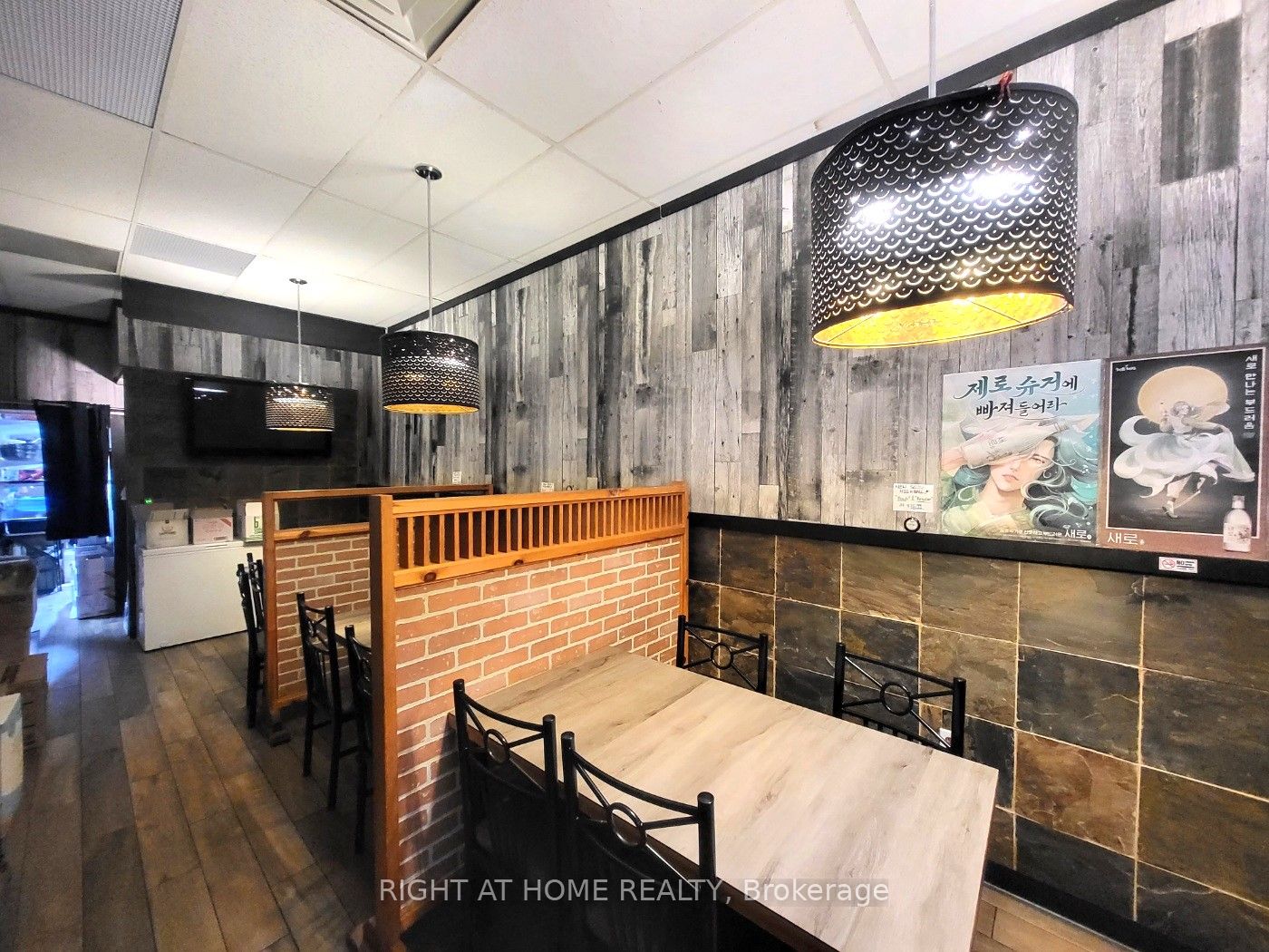 #7 - 169 Dundas Street Property Photo 4