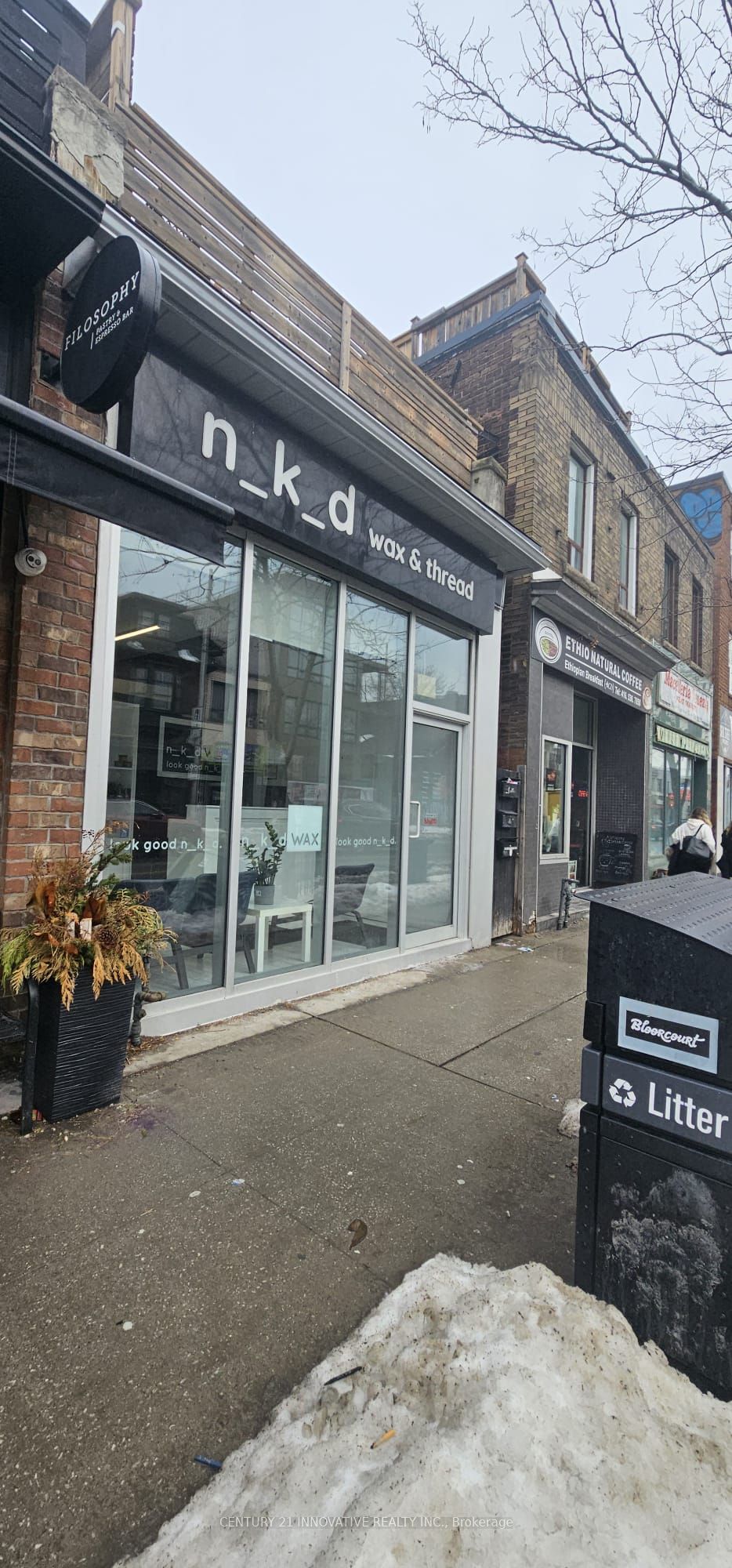 910 Bloor Street Property Photo 4