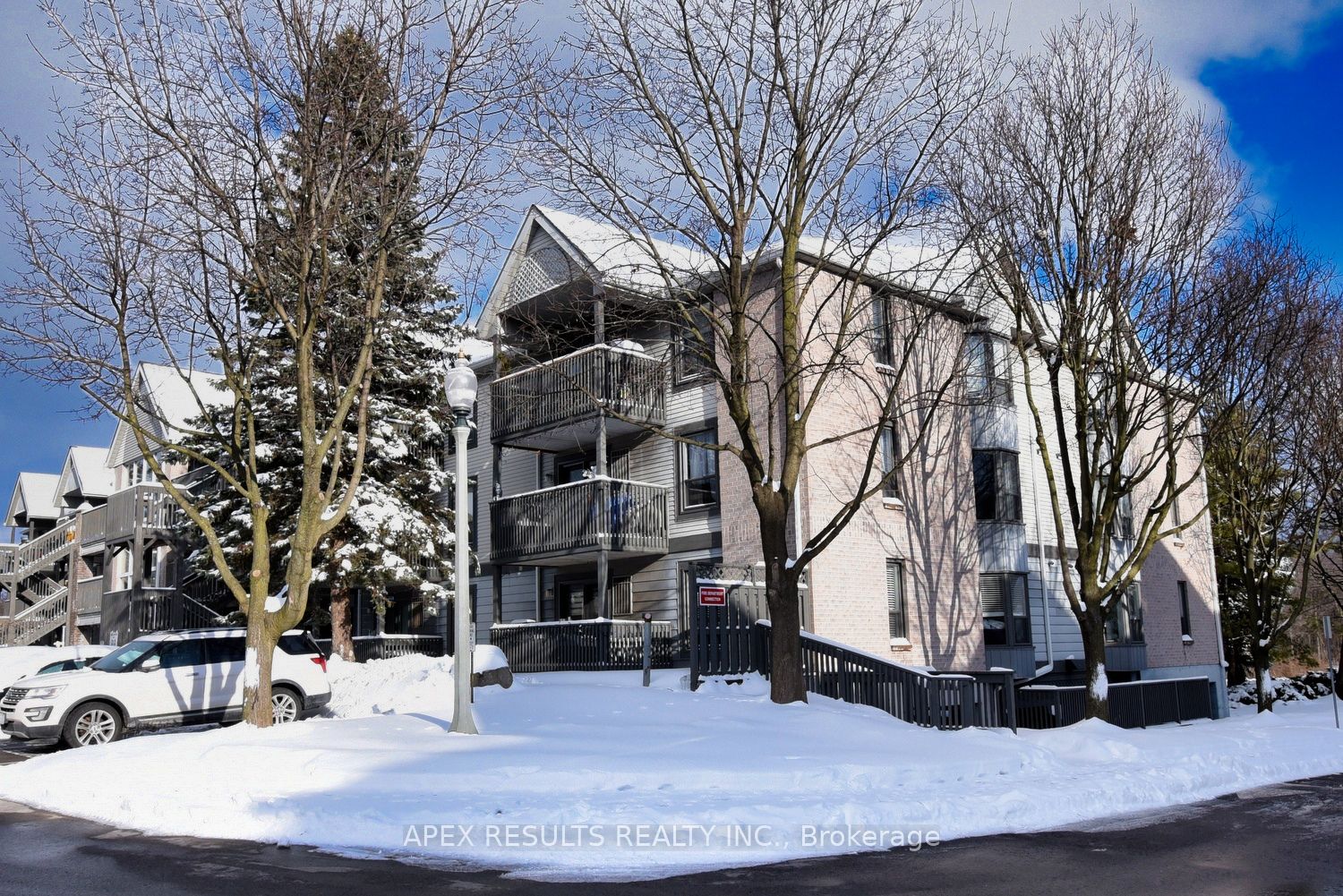 #212 - 2020 Cleaver Avenue Property Photo 2