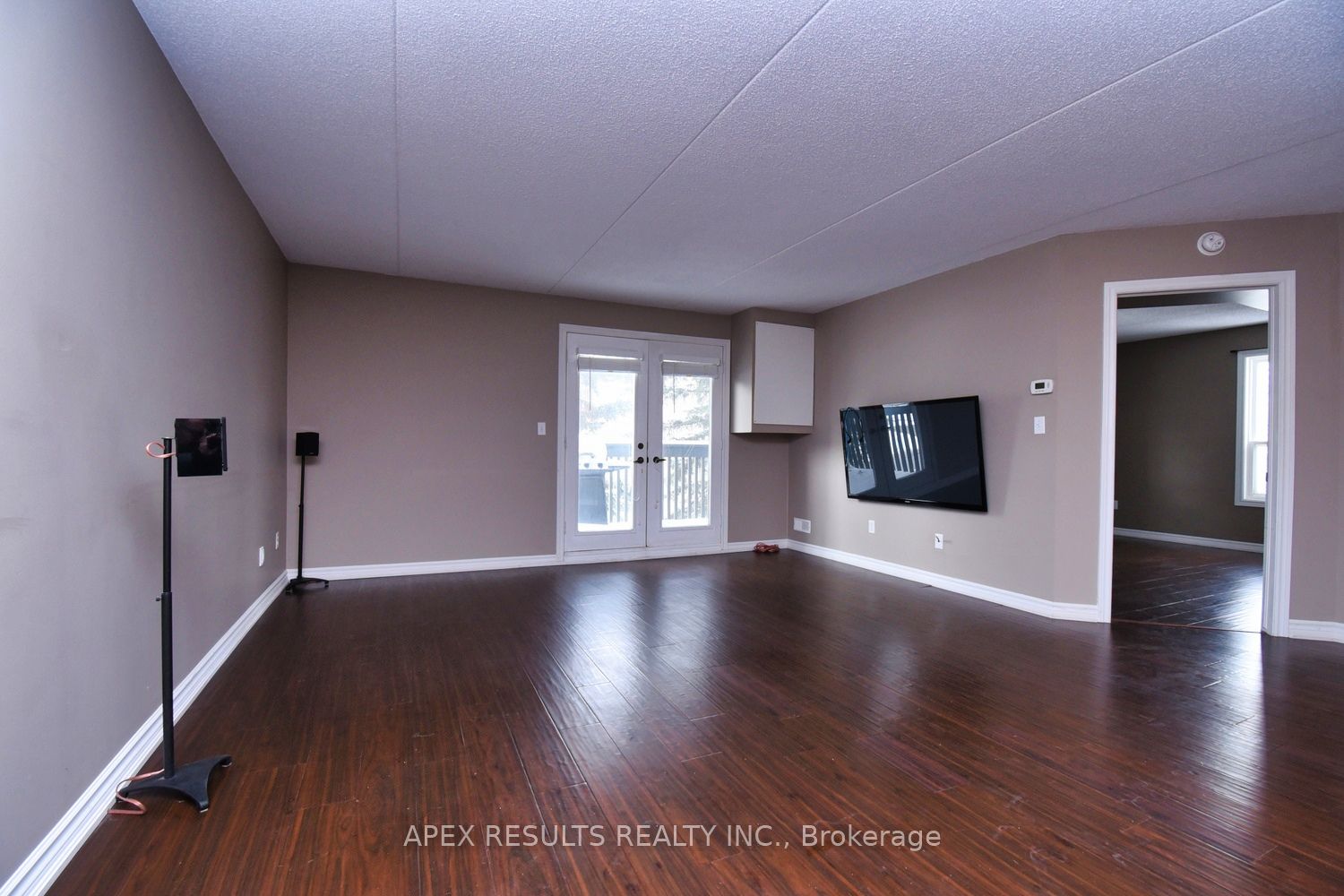 #212 - 2020 Cleaver Avenue Property Photo 5