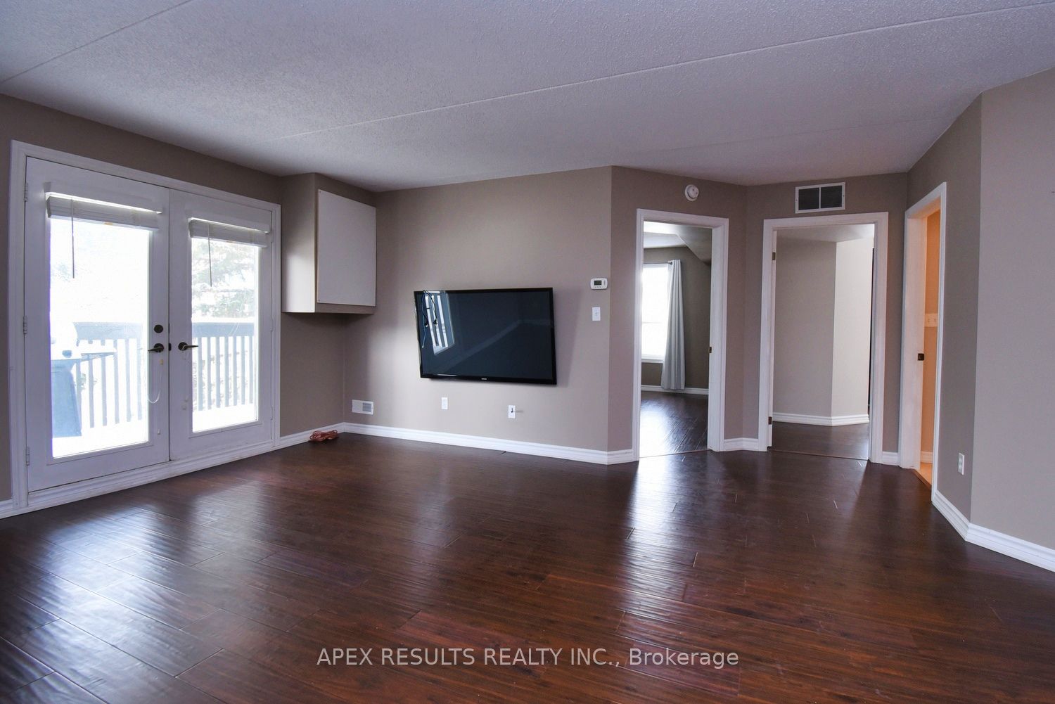 #212 - 2020 Cleaver Avenue Property Photo 8