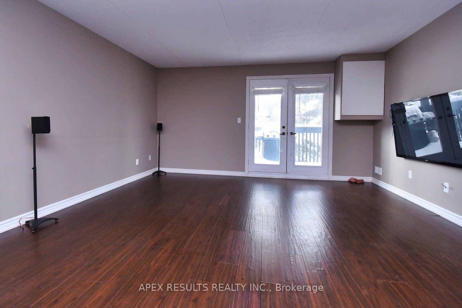 #212 - 2020 Cleaver Avenue Property Photo 9