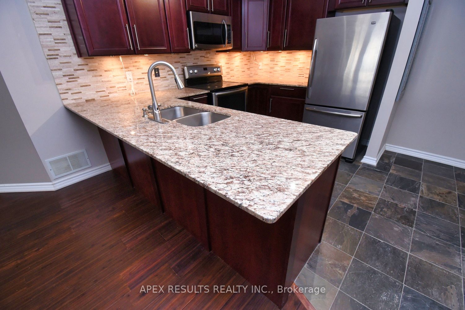 #212 - 2020 Cleaver Avenue Property Photo 11