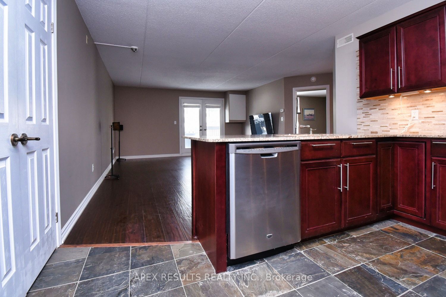#212 - 2020 Cleaver Avenue Property Photo 12