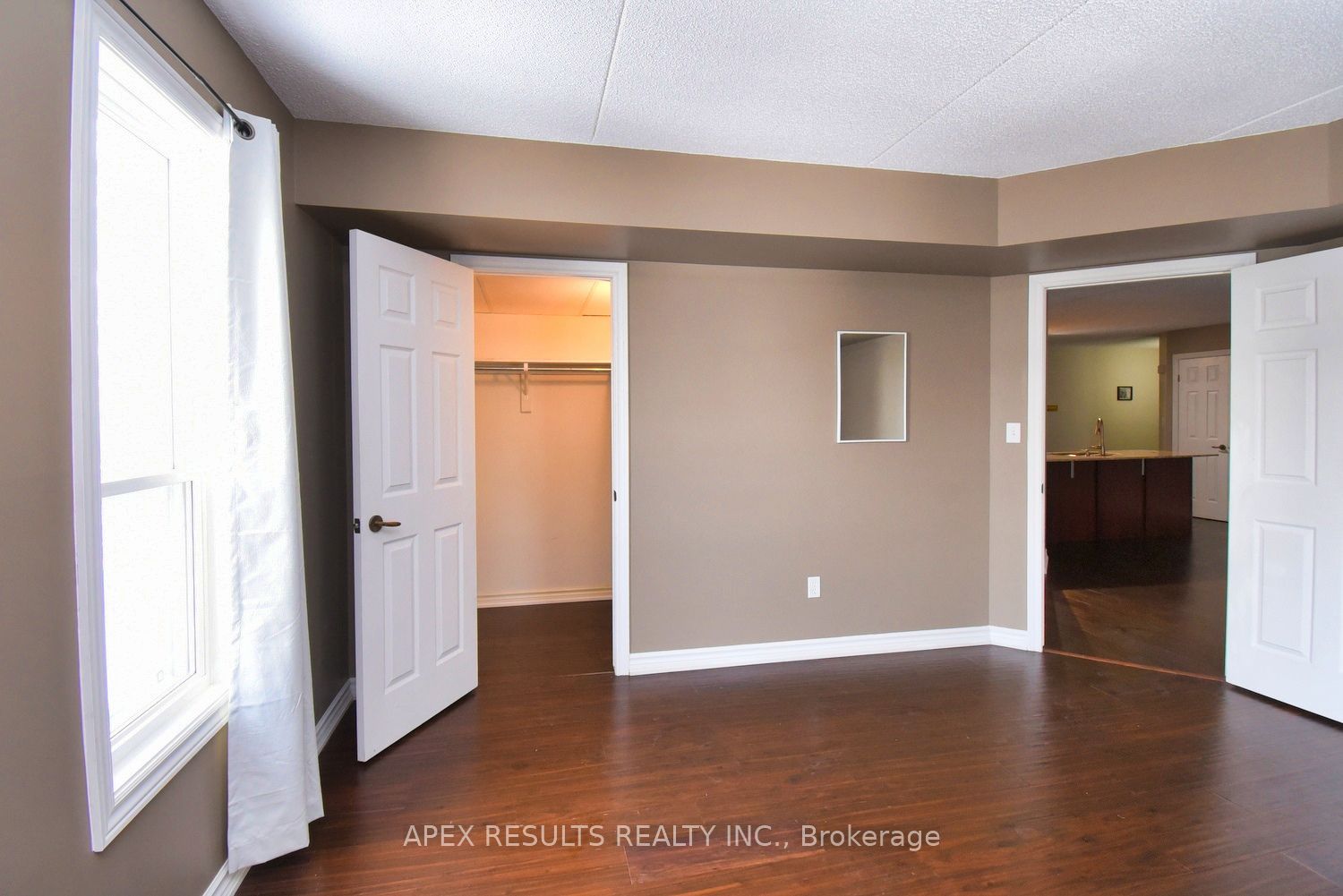 #212 - 2020 Cleaver Avenue Property Photo 17