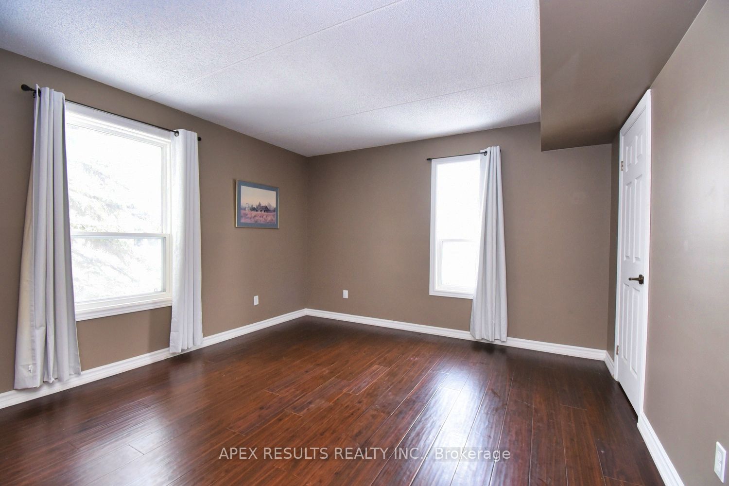 #212 - 2020 Cleaver Avenue Property Photo 18