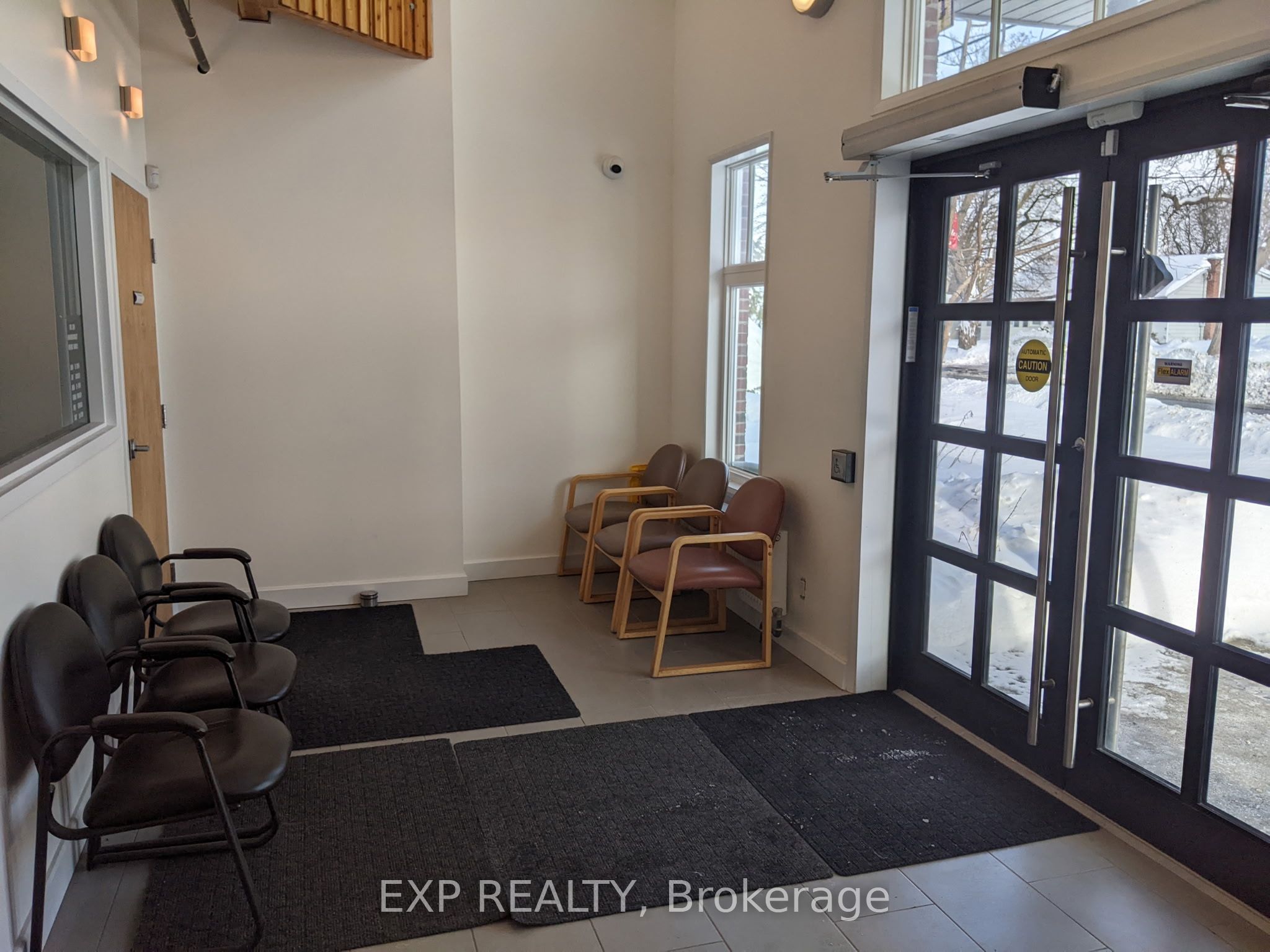 #201 - 46 Queen Street Property Photo 4
