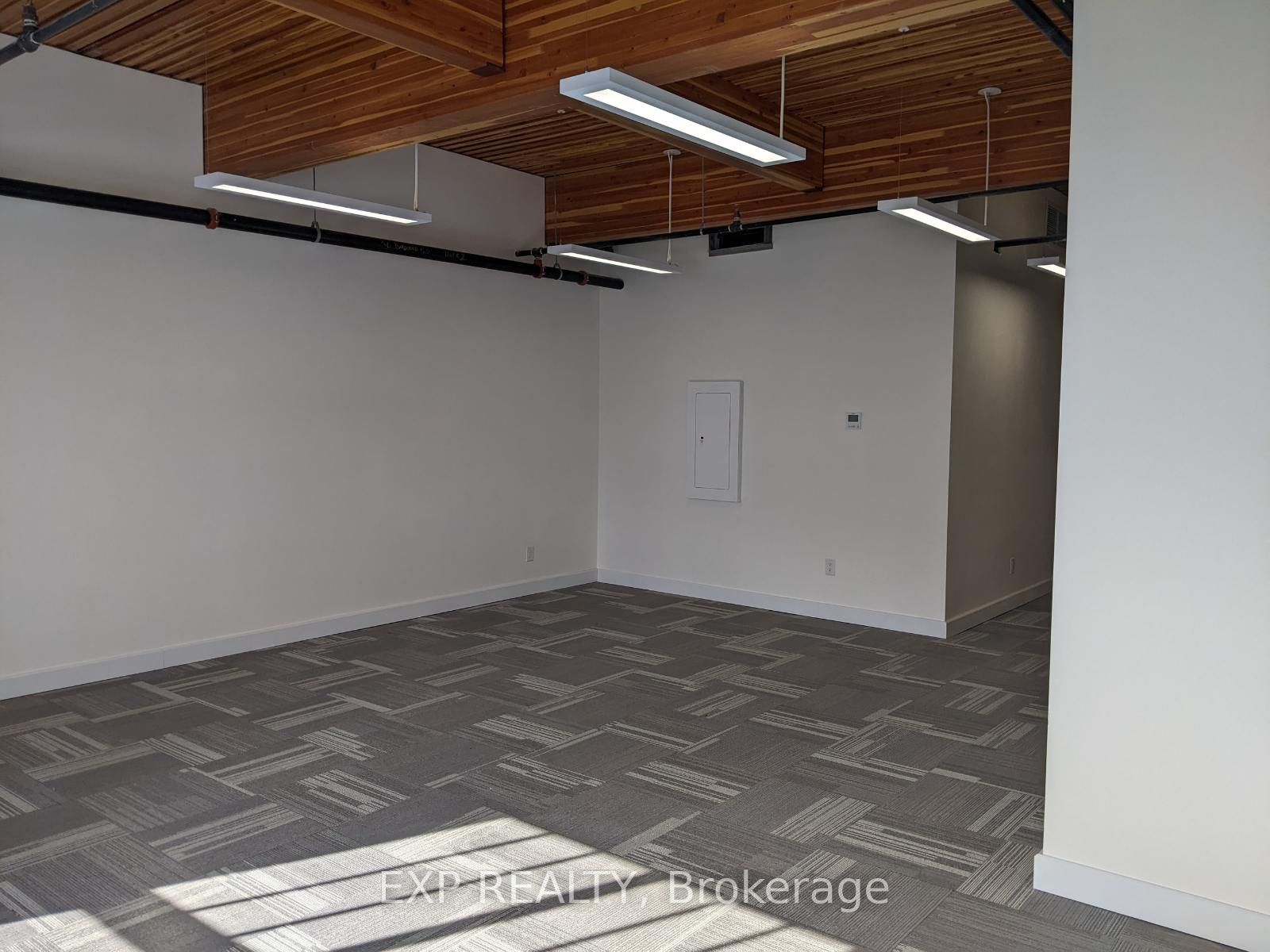 #201 - 46 Queen Street Property Photo 9